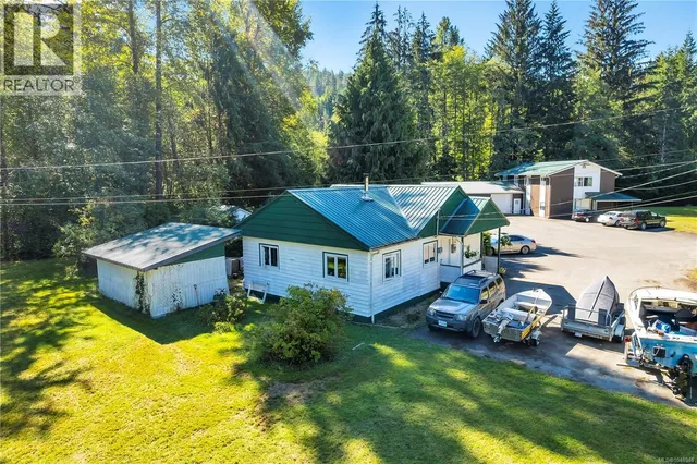 1260 SAYWARD ROAD, Sayward 4