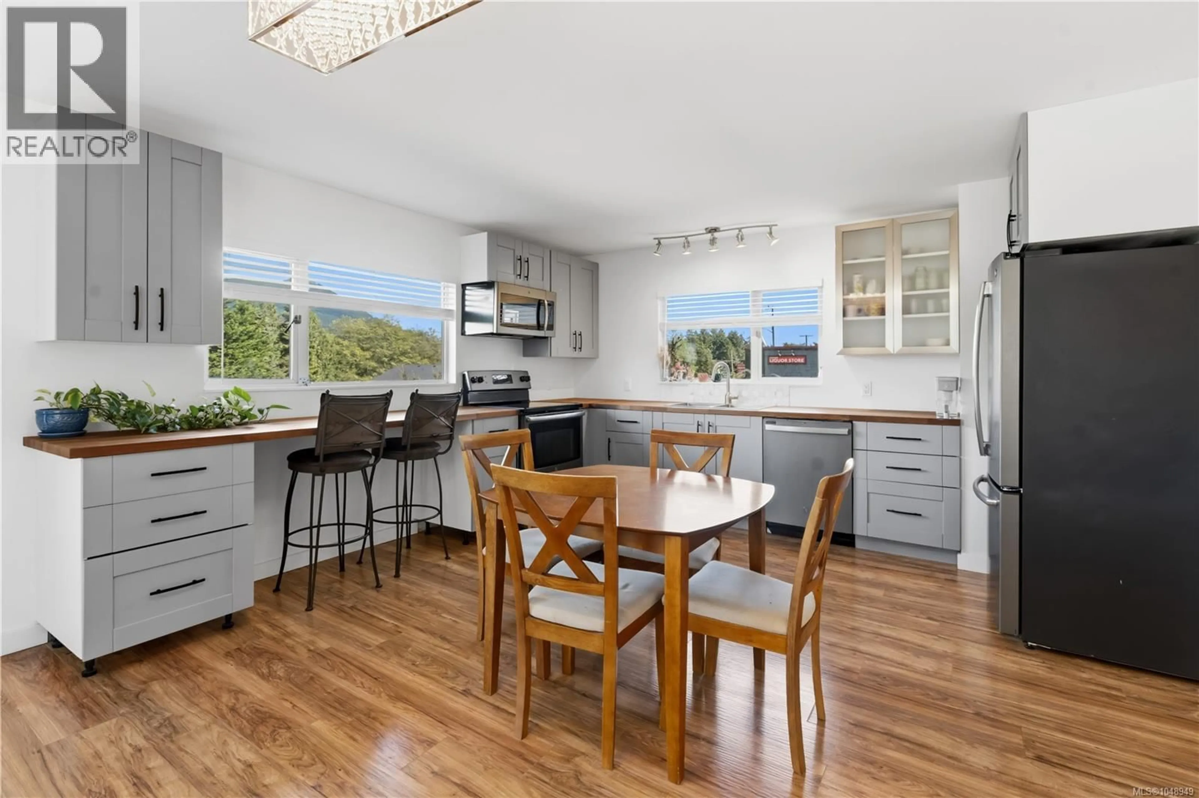Open concept kitchen, unknown for 1802 PENINSULA ROAD, Ucluelet British Columbia V0R3A0