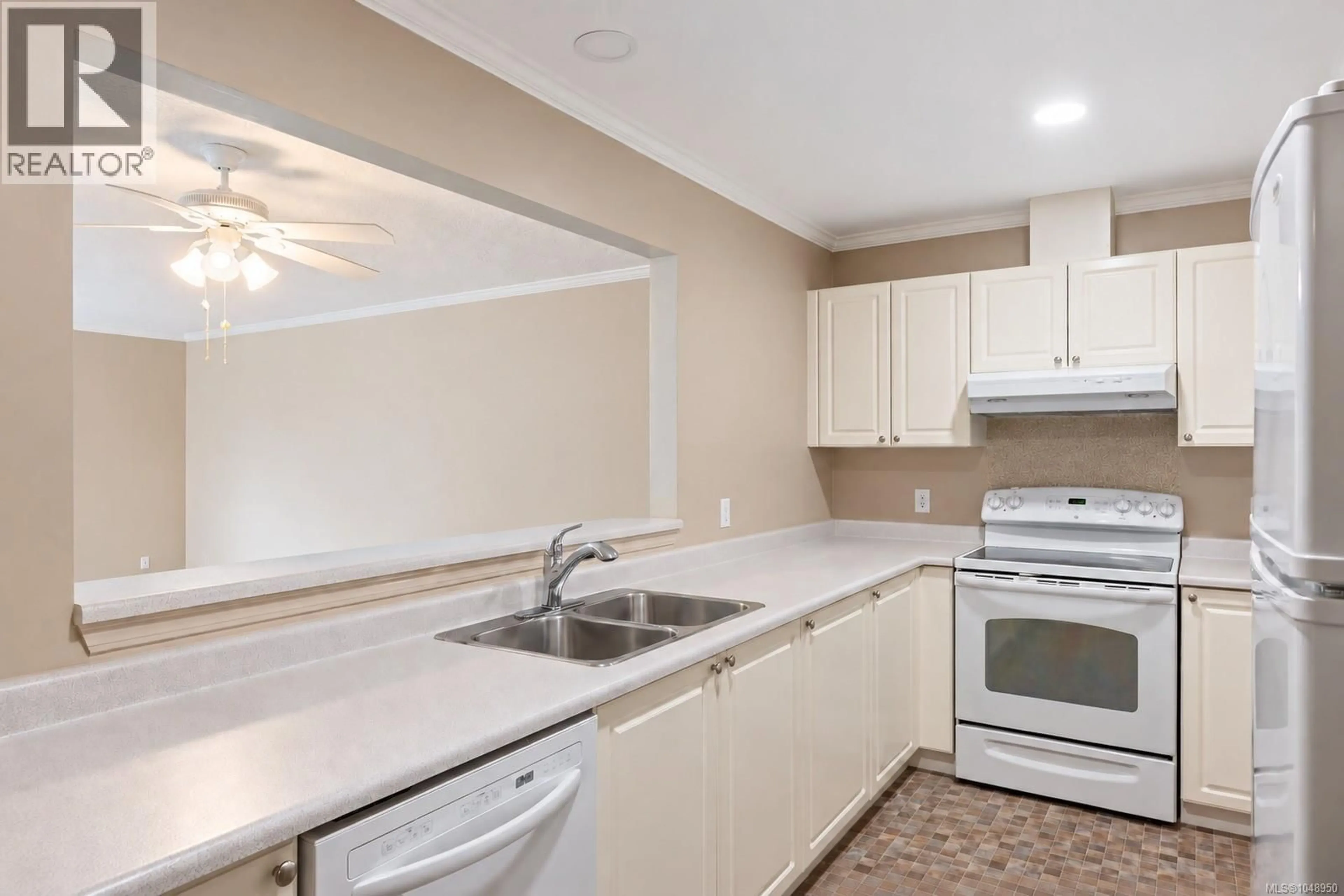 Standard kitchen, unknown for 334 - 2245 JAMES WHITE BOULEVARD, Sidney British Columbia V8L1Z5