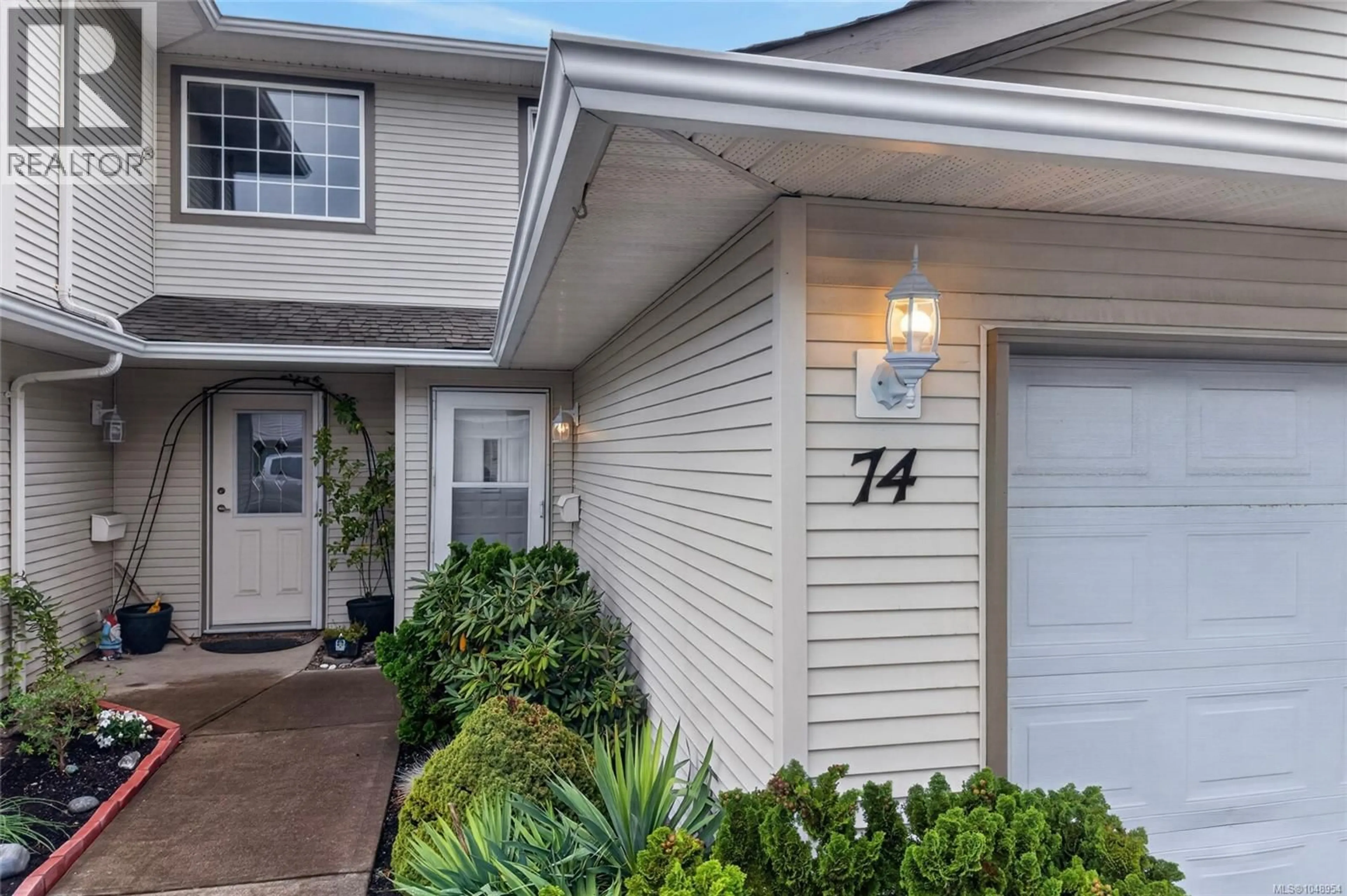 Home with vinyl exterior material, street for 74 - 717 ASPEN ROAD, Comox British Columbia V9M3X4