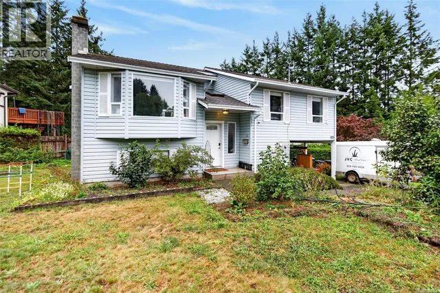 1561 EMBLETON CRESCENT, Courtenay