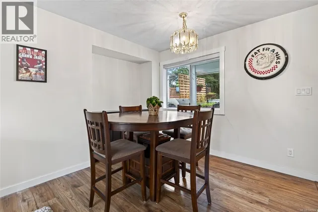 1561 EMBLETON CRESCENT, Courtenay 5