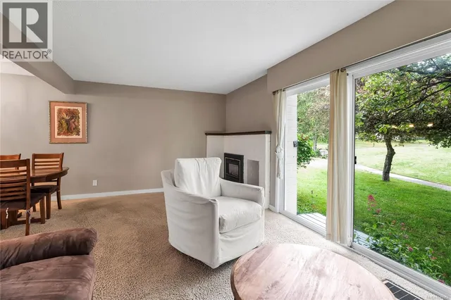4 - 3987 GORDON HEAD ROAD, Saanich 5