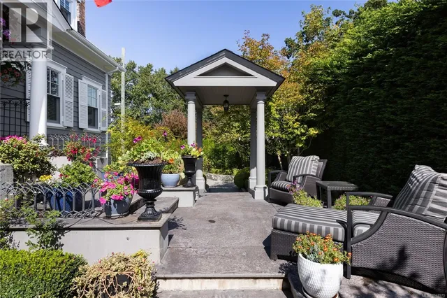 2655 SHADY LANE, Oak Bay 2