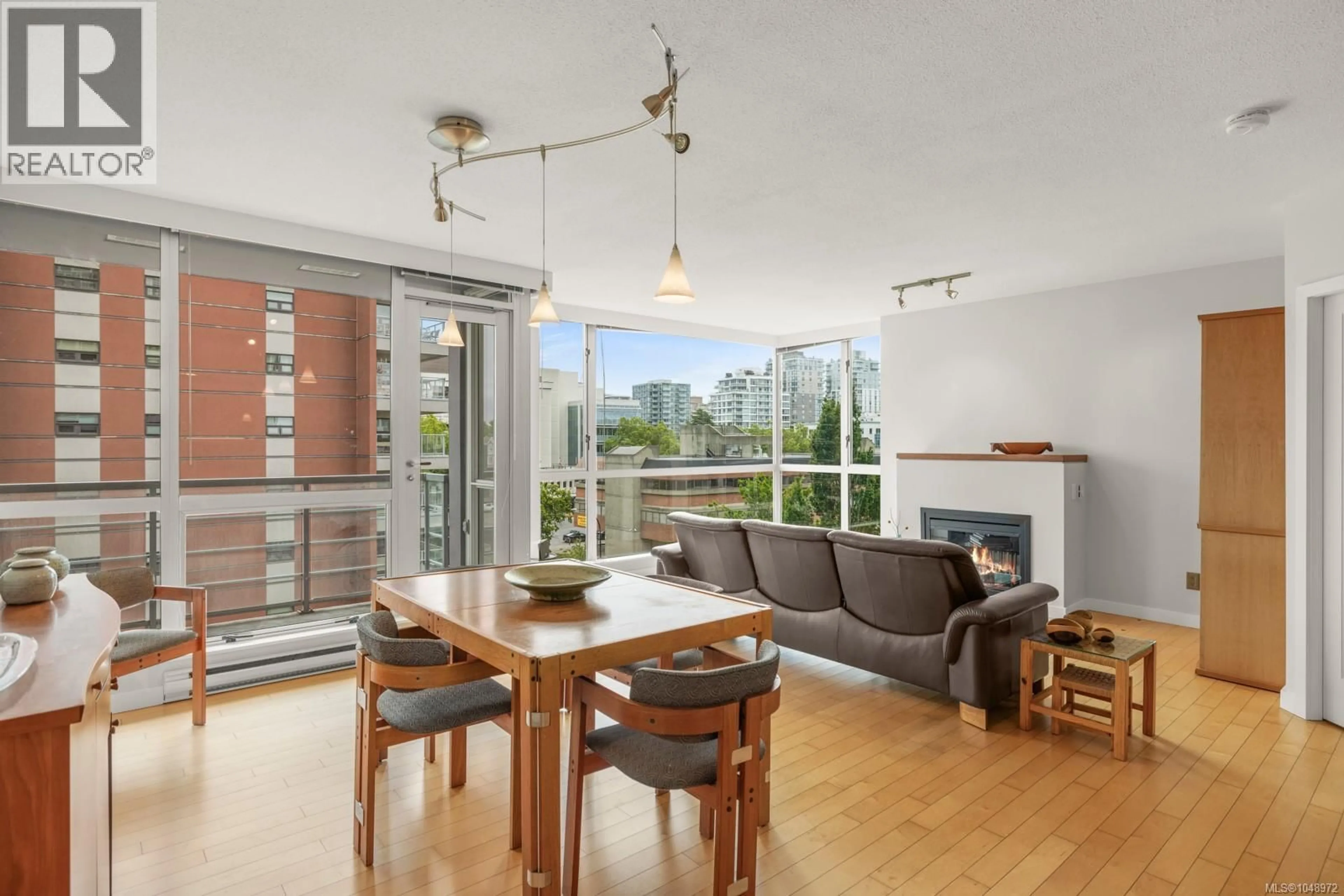 Unknown for 605 - 732 CORMORANT STREET, Victoria British Columbia V8W1P8