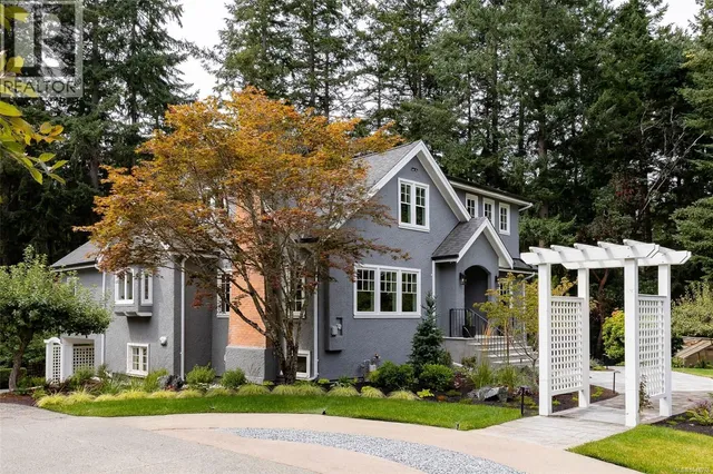 2535 QUEENSWOOD DRIVE, Saanich 5