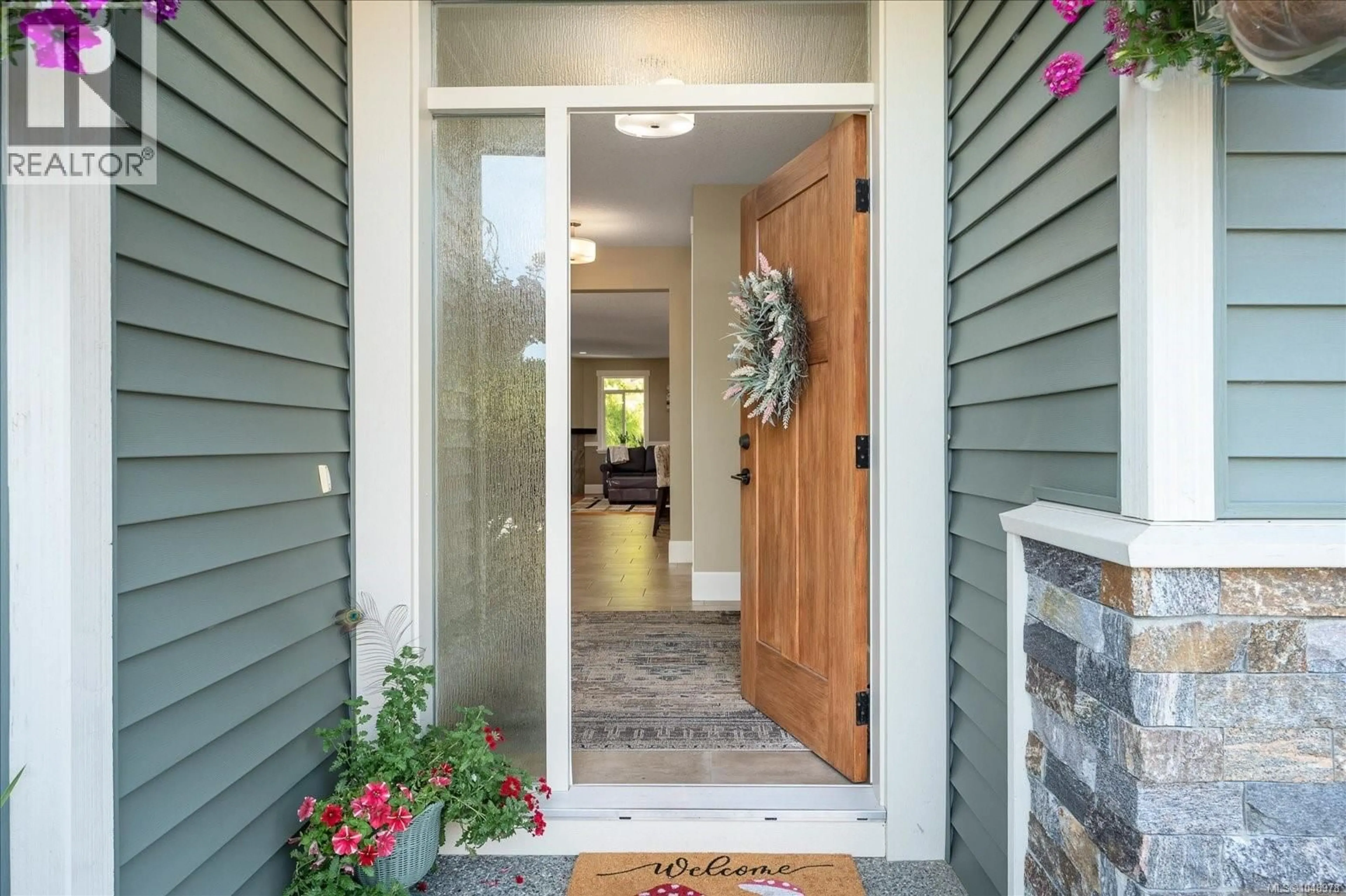 Indoor entryway for 3827 JINGLE POT ROAD, Nanaimo British Columbia V9T5R1