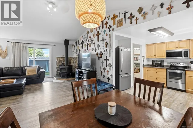 1626 LARCH ROAD, Ucluelet 5