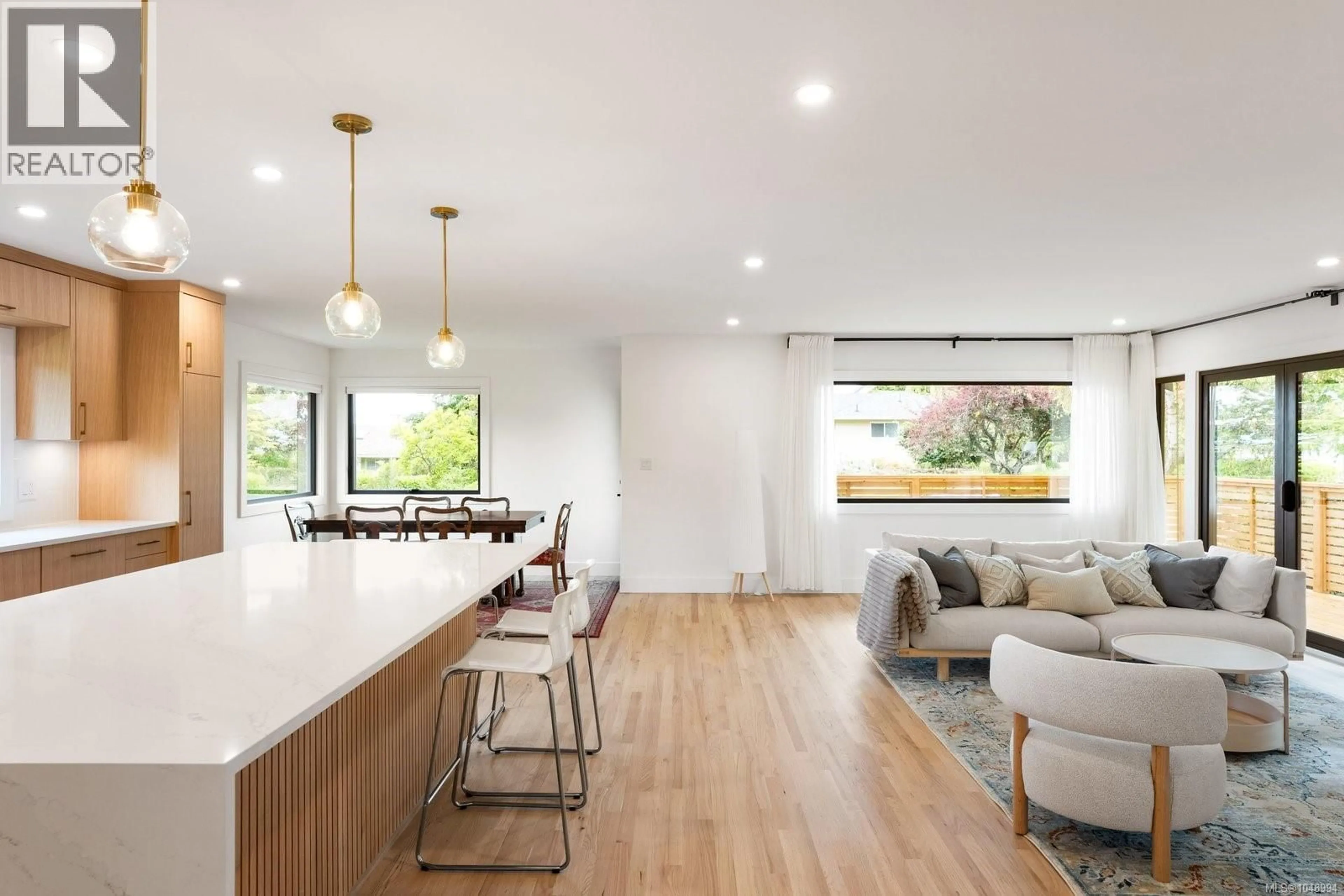 Open concept kitchen, unknown for 1601 MILEVA LANE, Saanich British Columbia V8N2V6