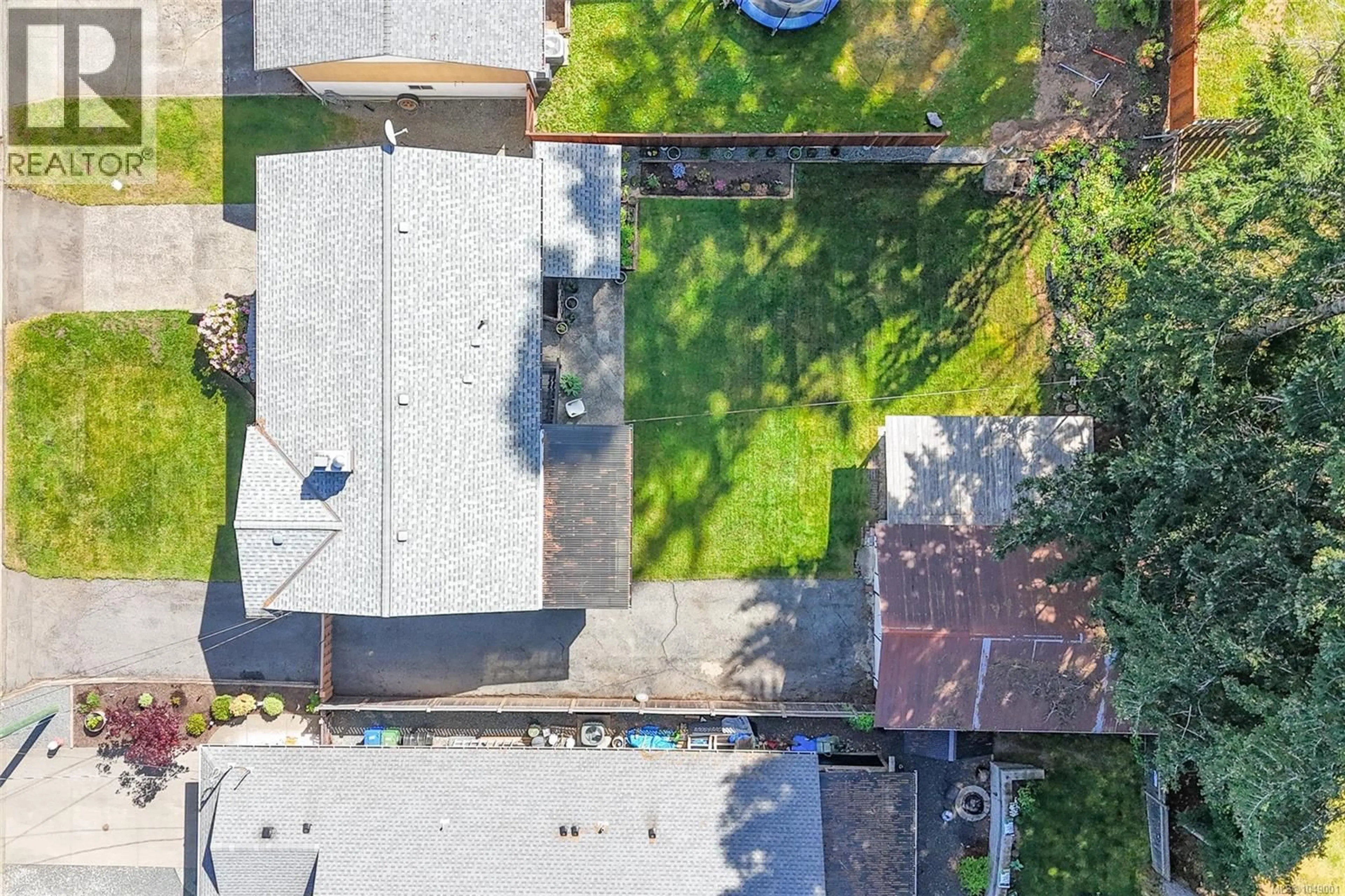 A pic from outside/outdoor area/front of a property/back of a property/a pic from drone, street for 3950 DUNSMUIR STREET, Port Alberni British Columbia V9Y7T4