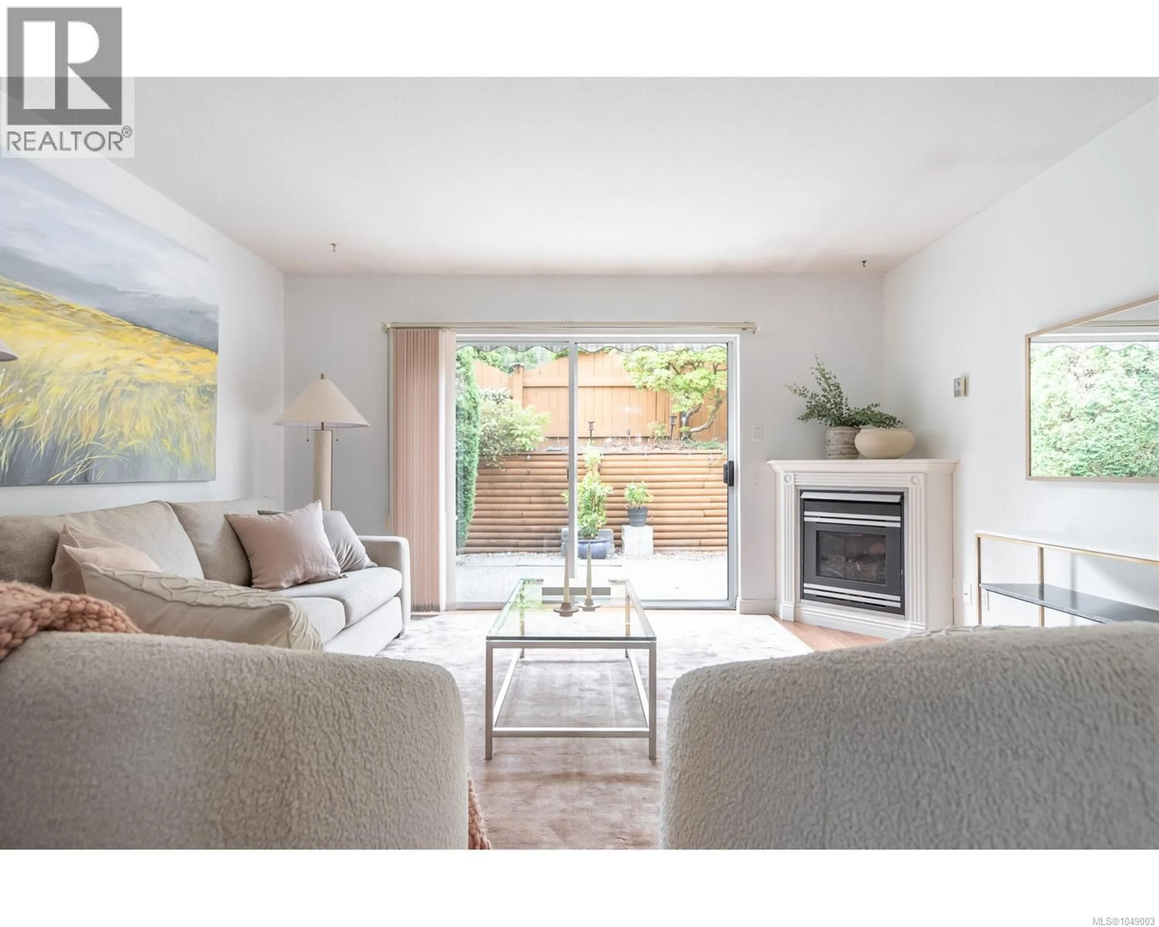 Living room with furniture, unknown for 20 - 450 BAY AVENUE, Parksville British Columbia V9P2K2