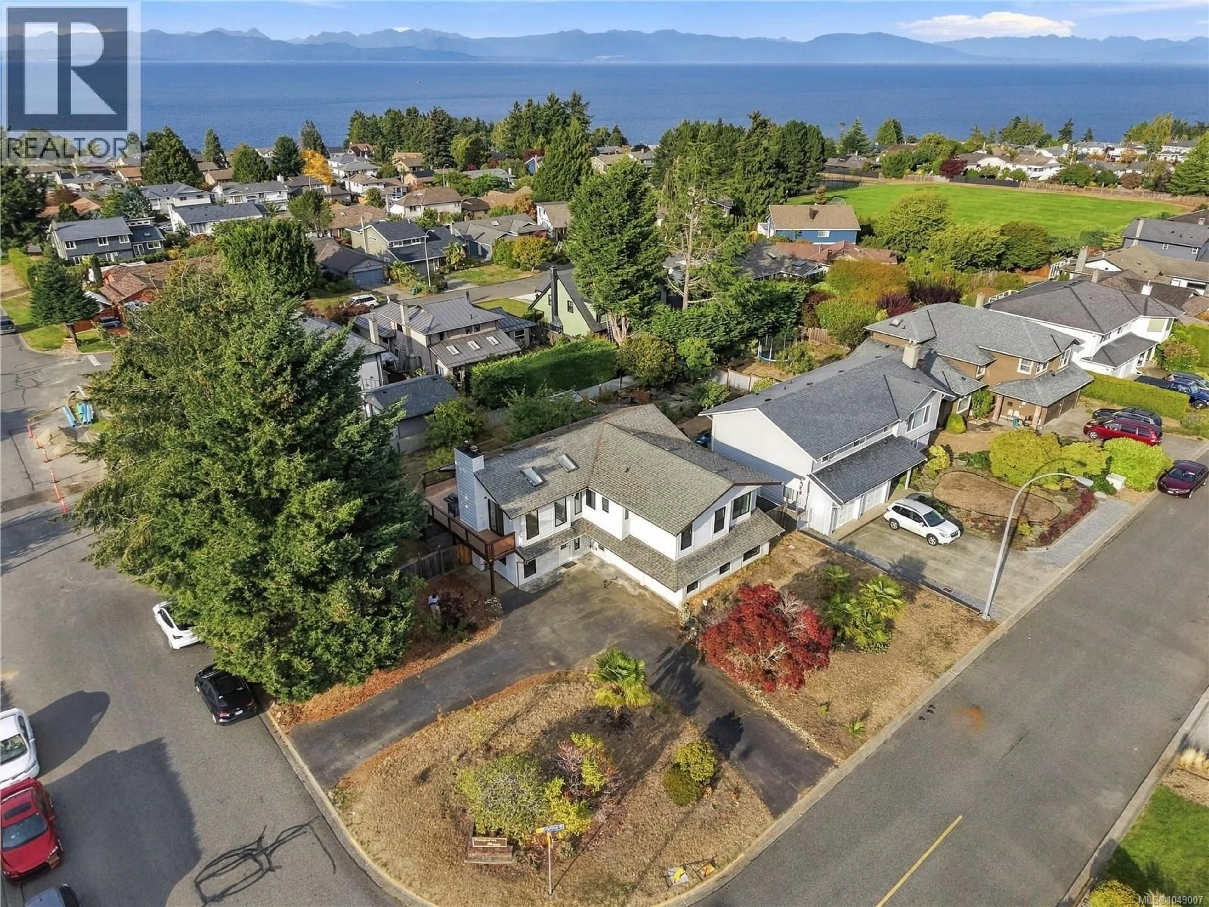 A pic from outside/outdoor area/front of a property/back of a property/a pic from drone, water/lake/river/ocean view for 200 KINGFISHER PLACE, Nanaimo British Columbia V9V1A9