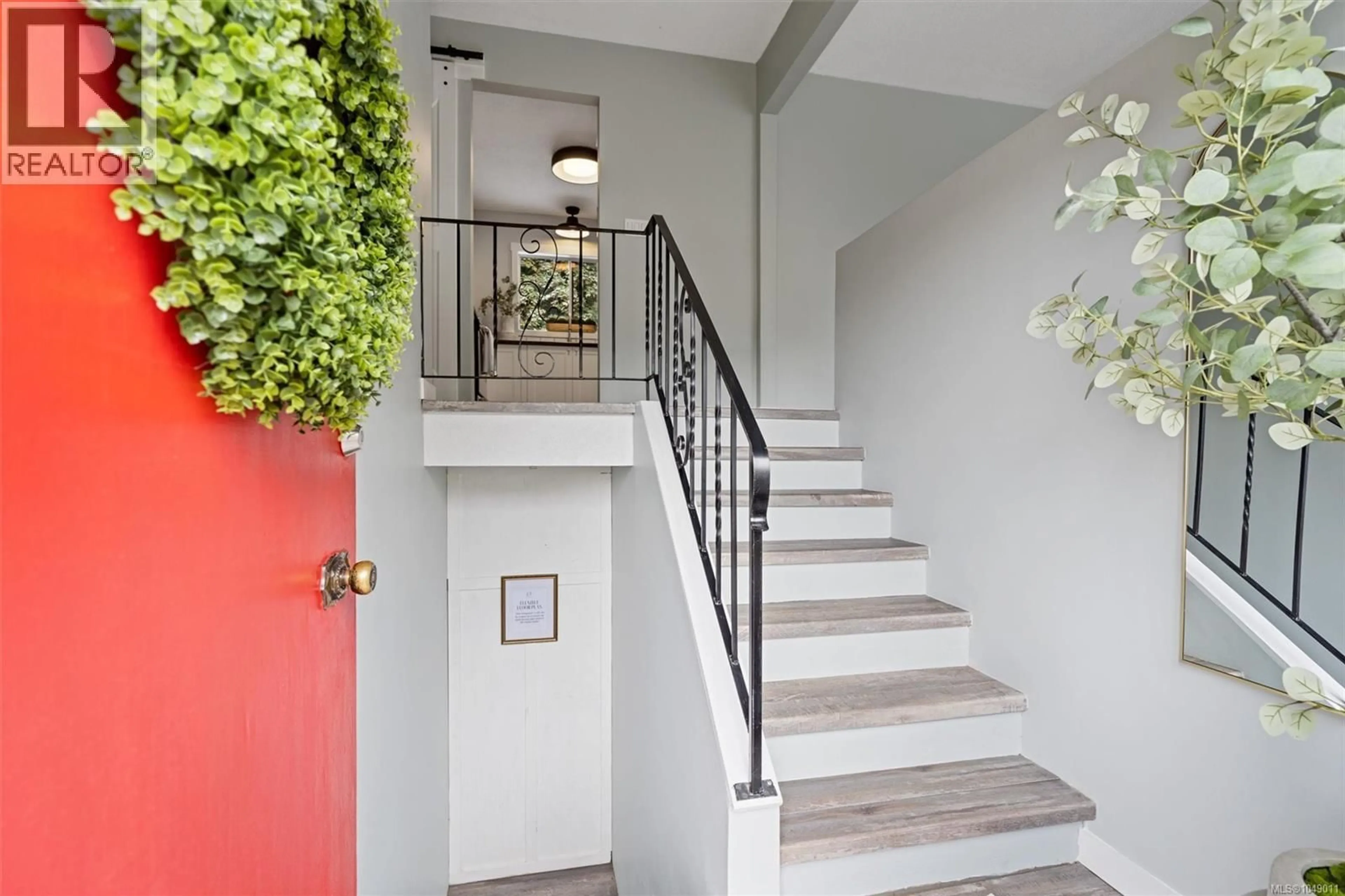 Indoor entryway for 3272 HAIDA DRIVE, Colwood British Columbia V9C2M7