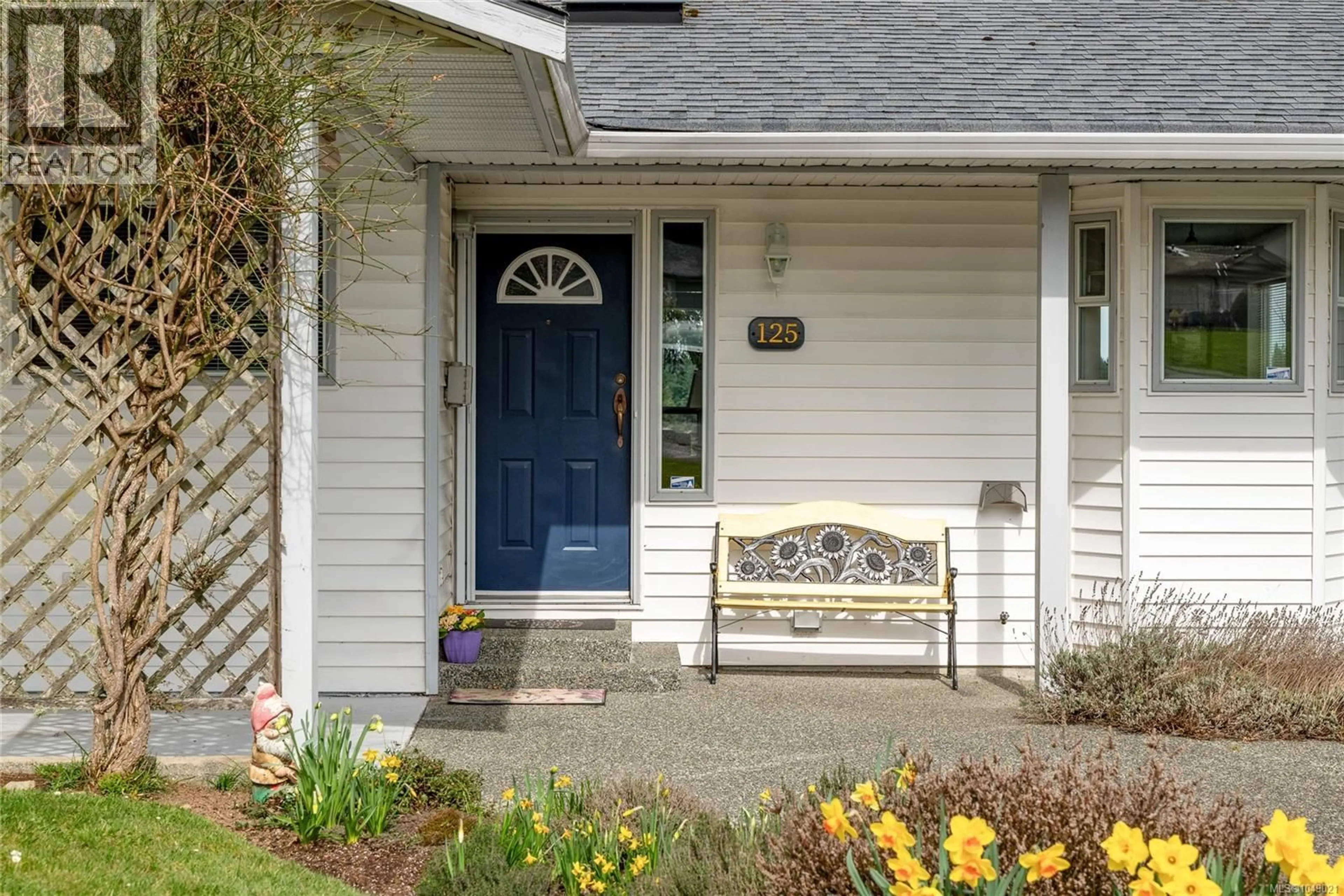 Indoor entryway for 125 SYLVAN PLACE, Nanaimo British Columbia V9R6S1