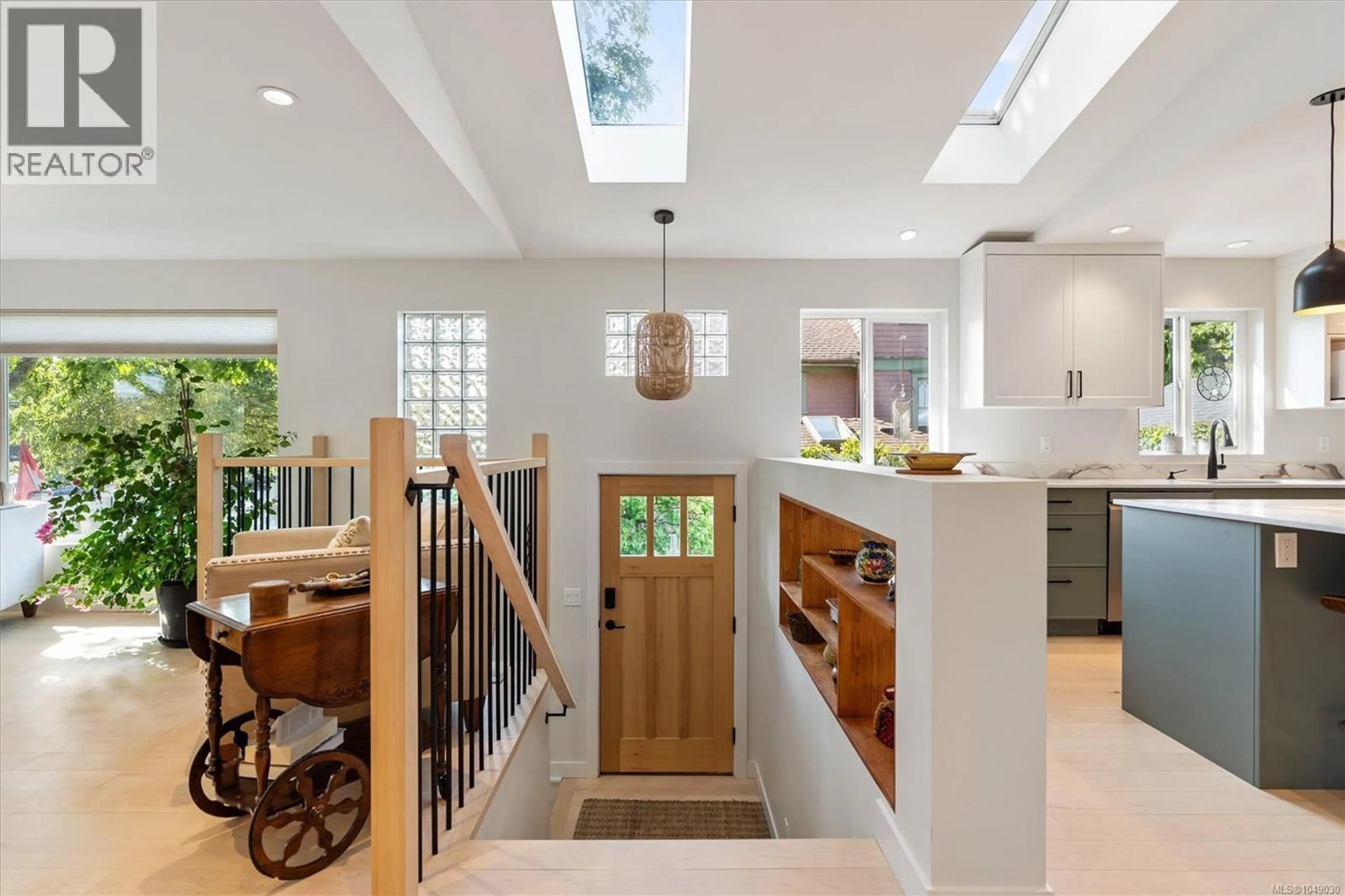Open concept kitchen, unknown for 48 CAMBRIDGE STREET, Victoria British Columbia V8V4A8