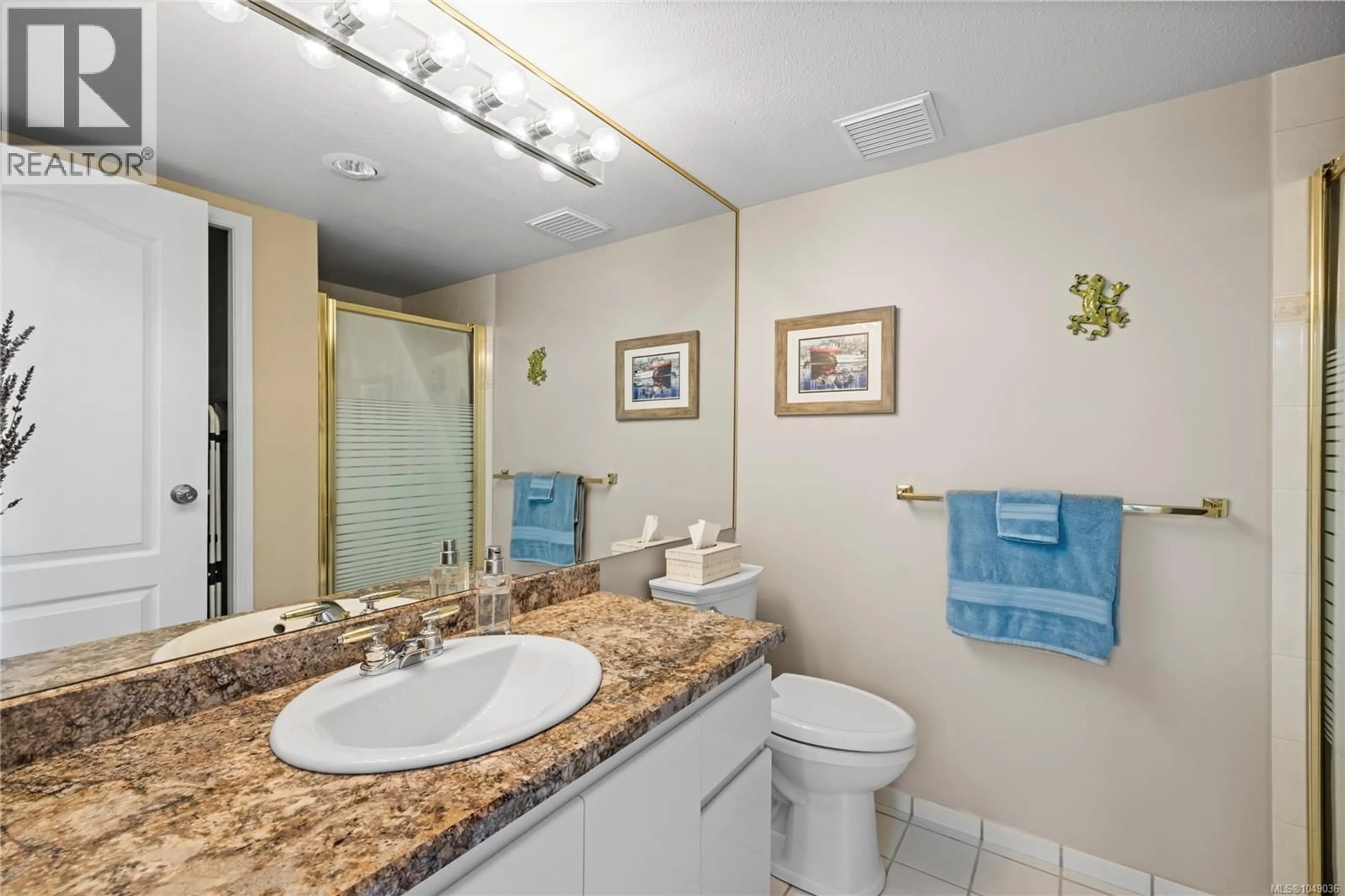 Standard bathroom, ceramic/tile floor for 206 - 158 PROMENADE DRIVE, Nanaimo British Columbia V9R6M7