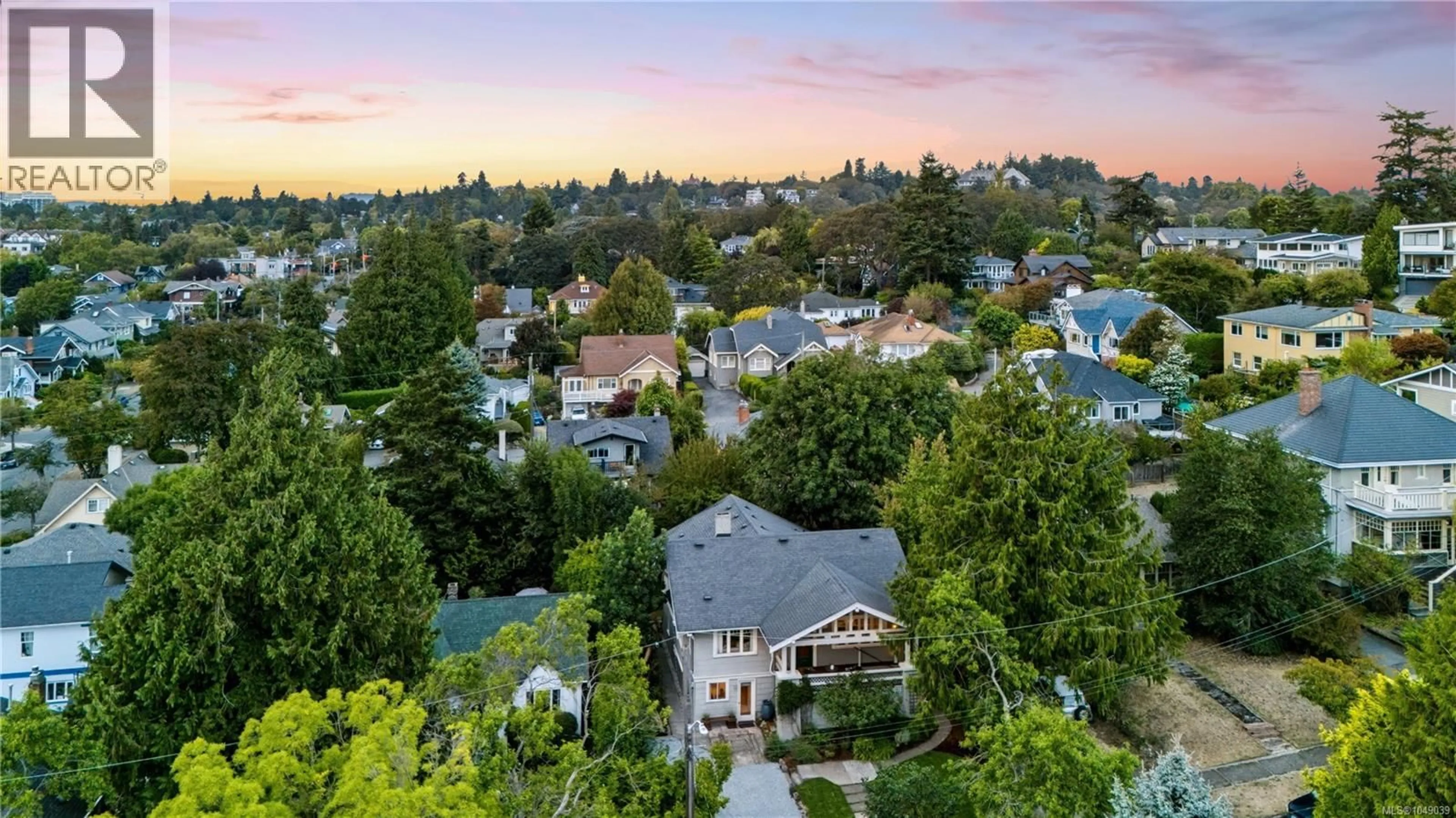A pic from outside/outdoor area/front of a property/back of a property/a pic from drone, unknown for 1320 BOND STREET, Victoria British Columbia V8S1C4