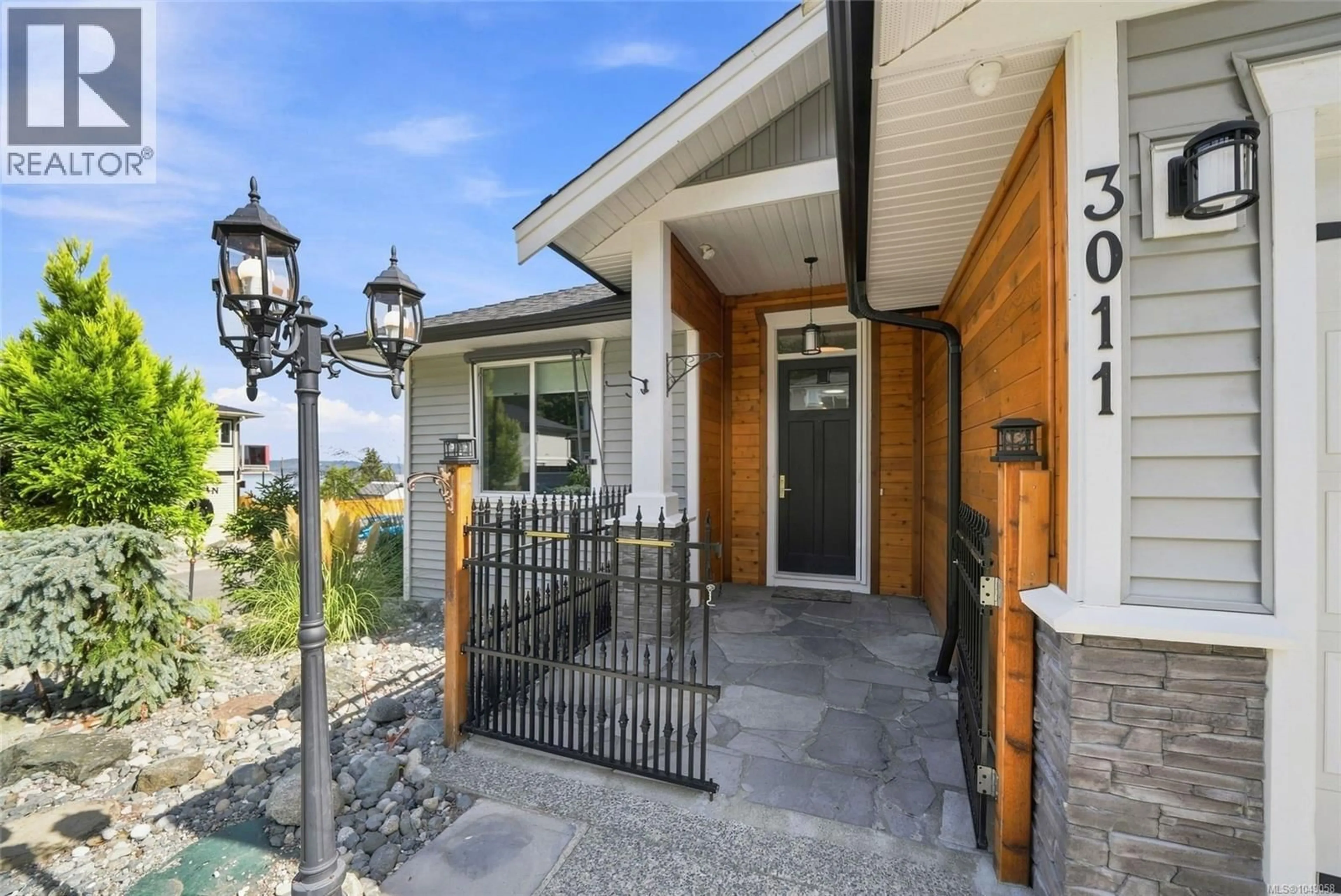 Indoor entryway for 3011 CATALINA WAY, Chemainus British Columbia V0R1K2