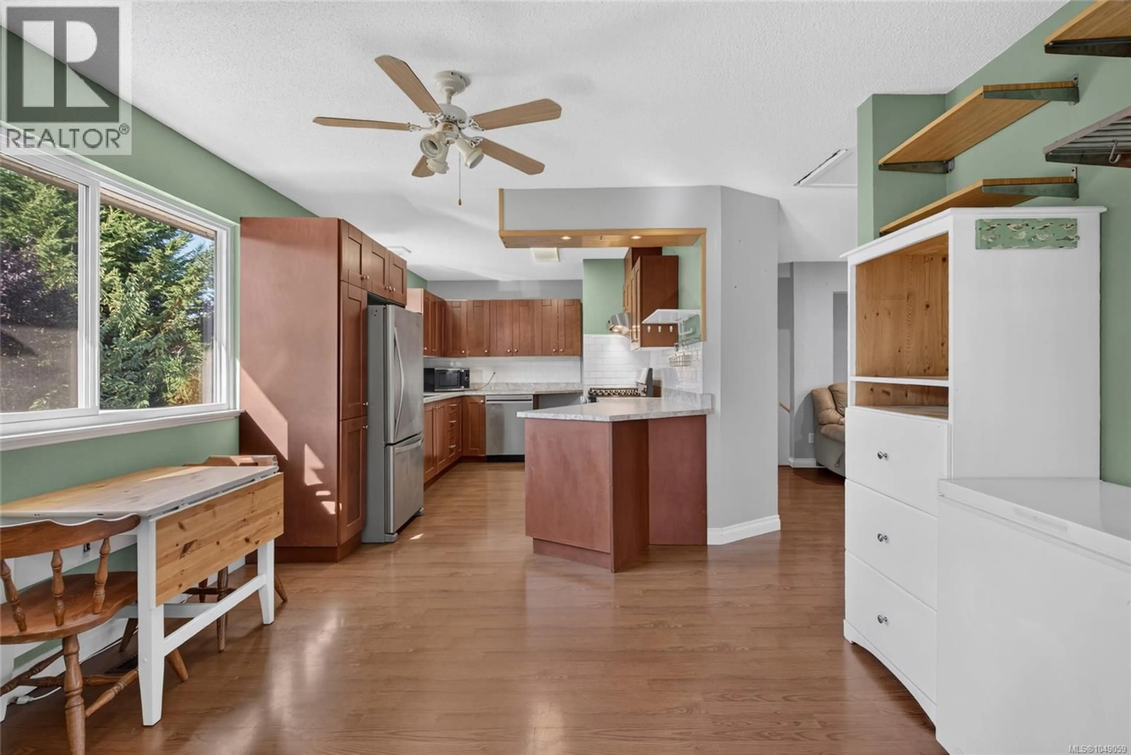Open concept kitchen, unknown for 7115 WALLACE DRIVE, Central Saanich British Columbia V8M1G9