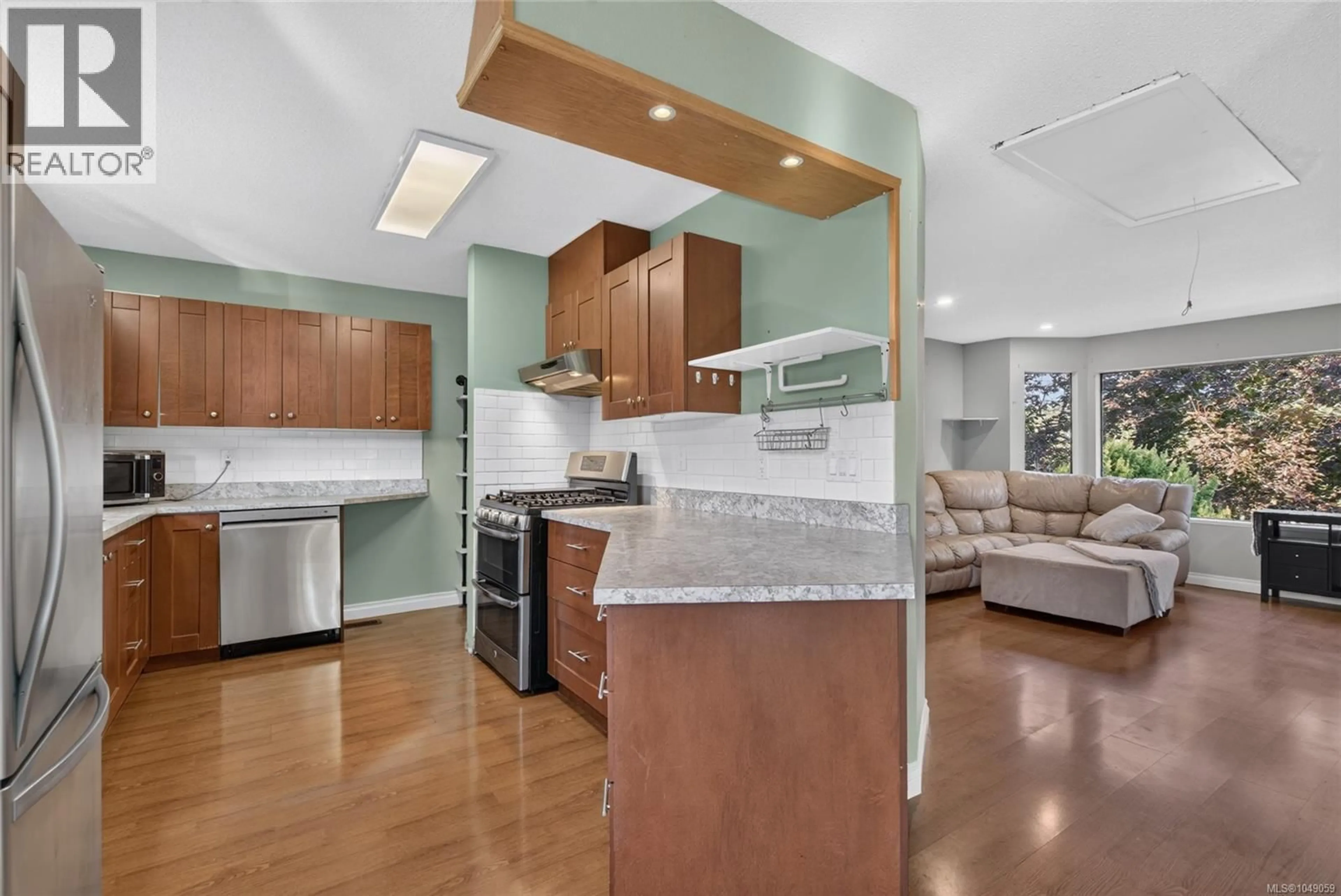 Open concept kitchen, unknown for 7115 WALLACE DRIVE, Central Saanich British Columbia V8M1G9
