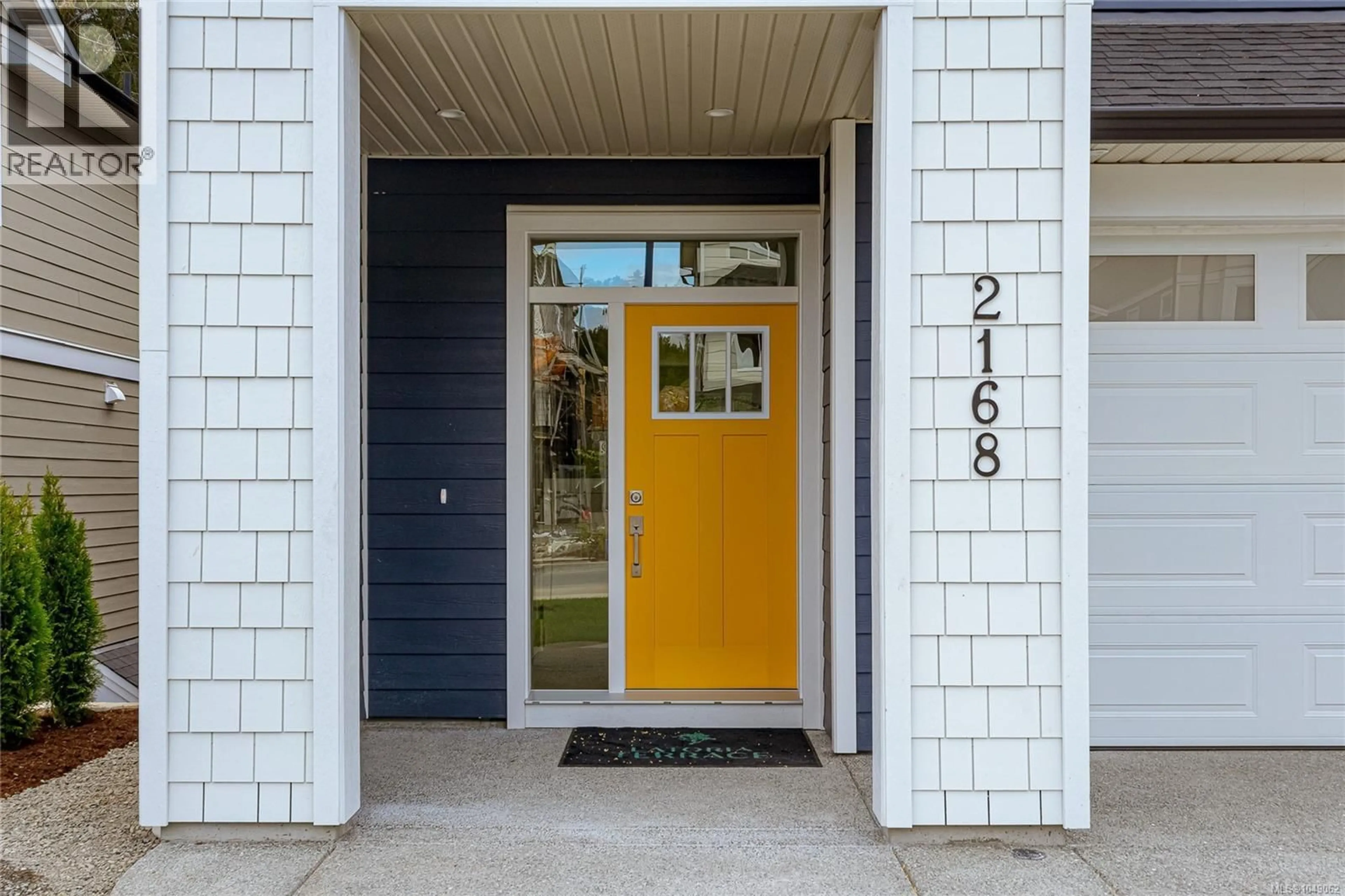 Indoor entryway for 2168 BELLFLOWER DRIVE, Langford British Columbia V9C0S6