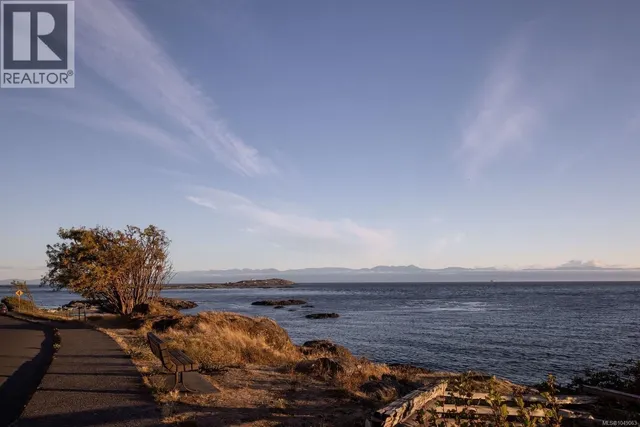 532 BEACH DRIVE, Oak Bay 5