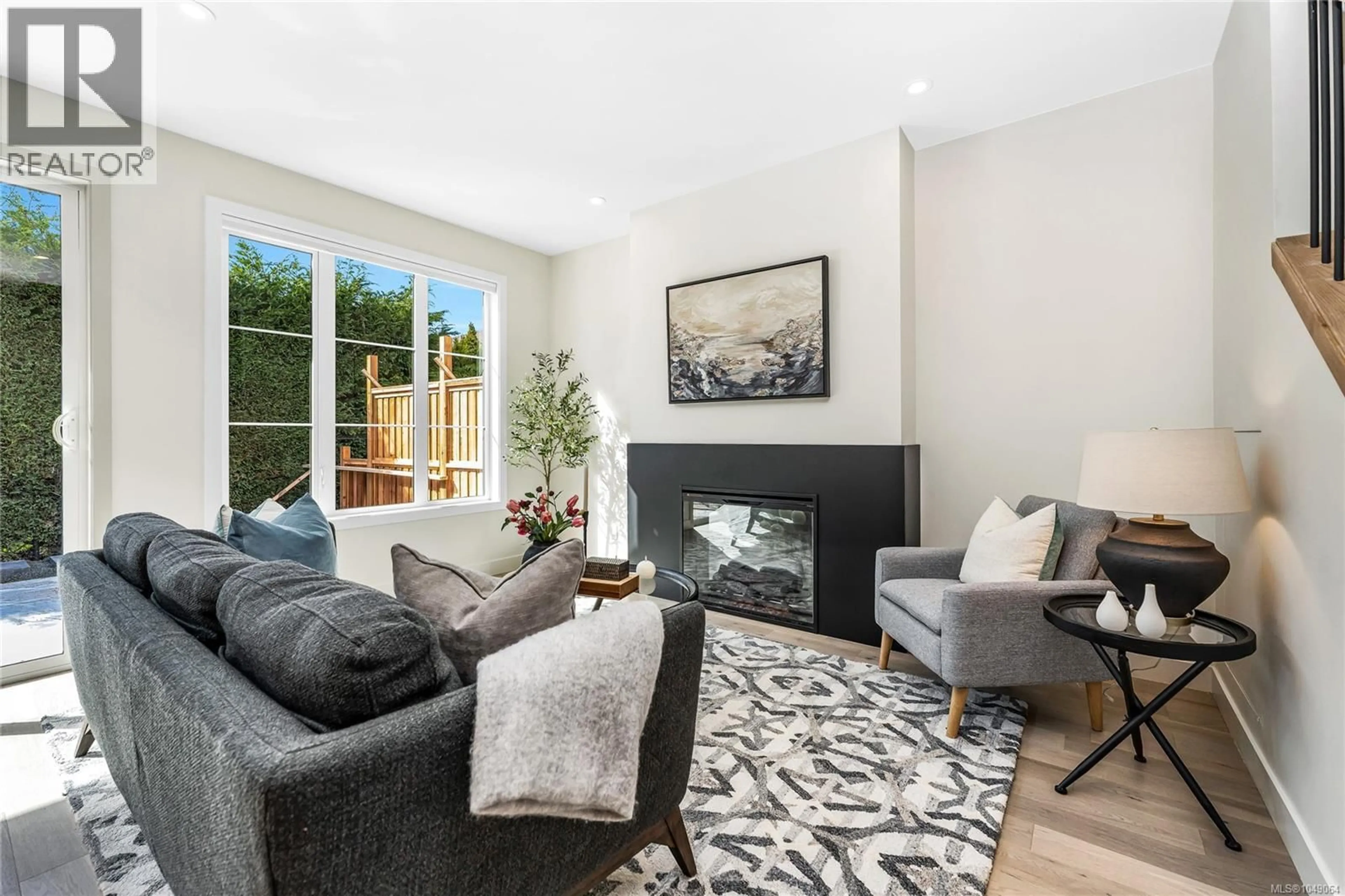 Living room with furniture, unknown for 2 - 3333 HENDERSON ROAD, Oak Bay British Columbia V8Z3P3