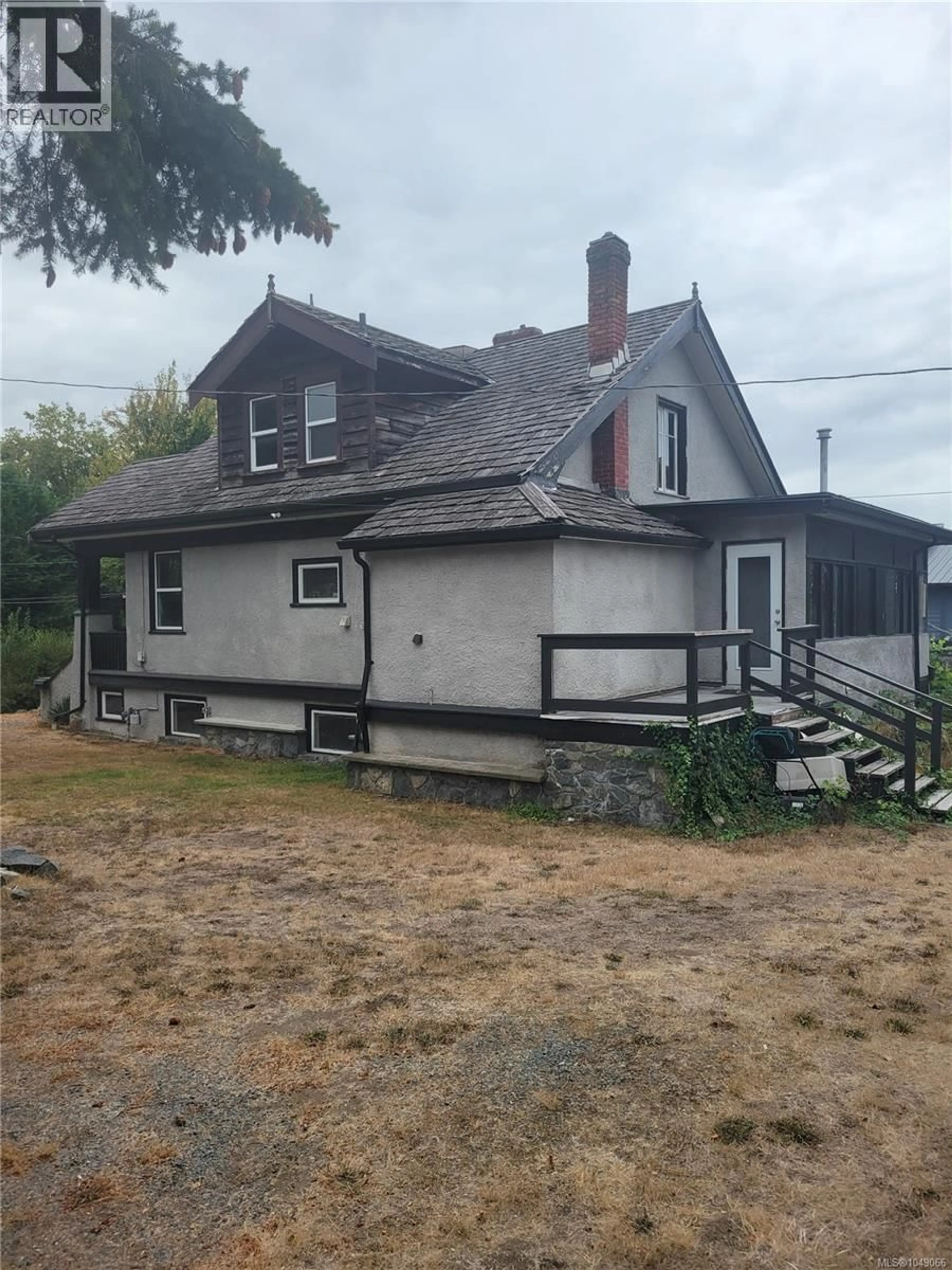 A pic from outside/outdoor area/front of a property/back of a property/a pic from drone, building for 11 EATON AVENUE, Saanich British Columbia V8Z5C9