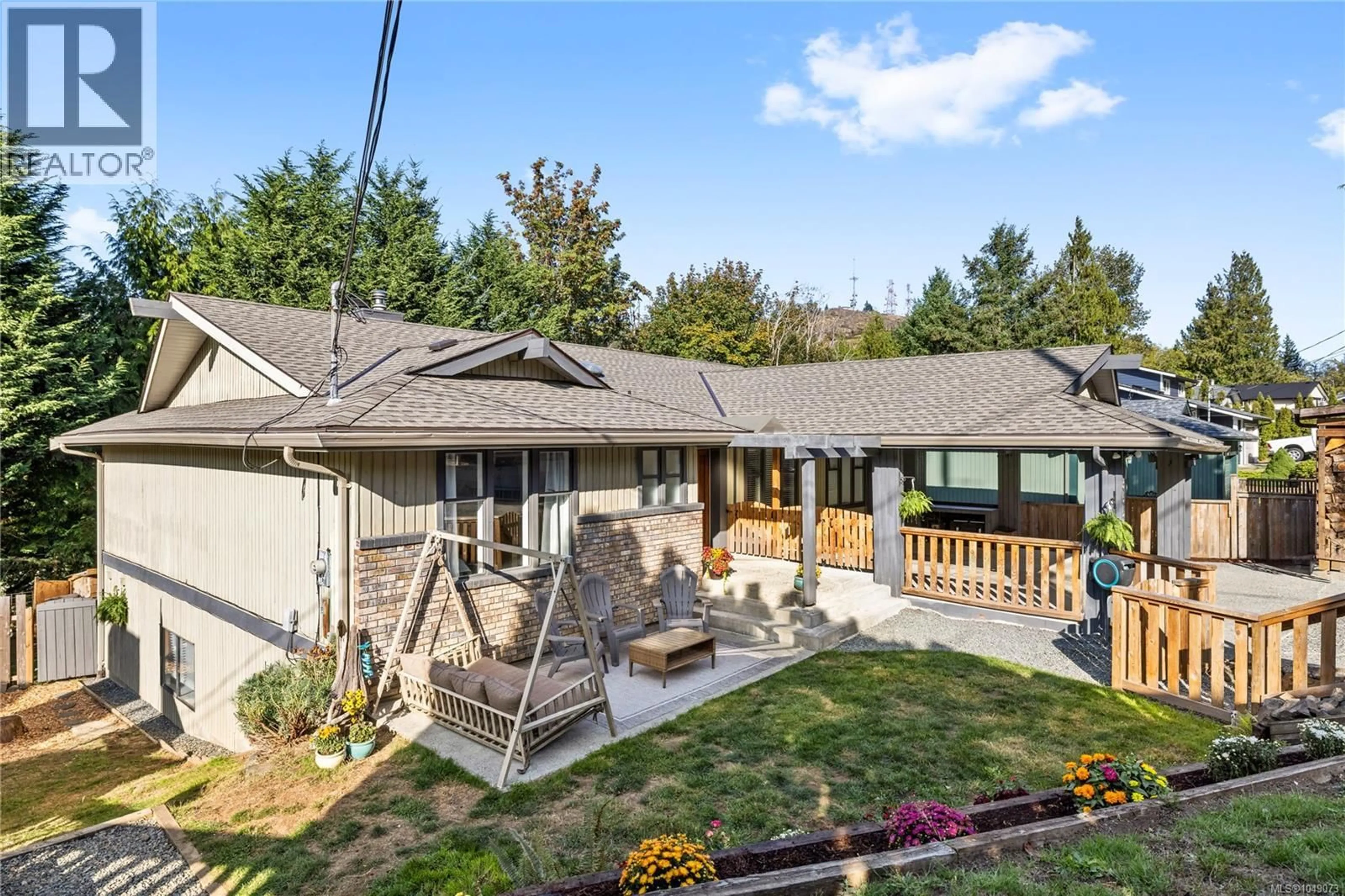 A pic from outside/outdoor area/front of a property/back of a property/a pic from drone, water/lake/river/ocean view for 3557 FAIRVIEW DRIVE, Nanaimo British Columbia V9T4R5