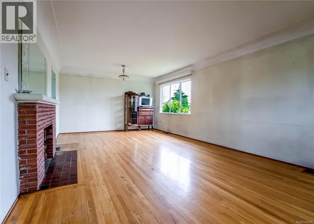 1673 NORTH DAIRY ROAD, Saanich 3