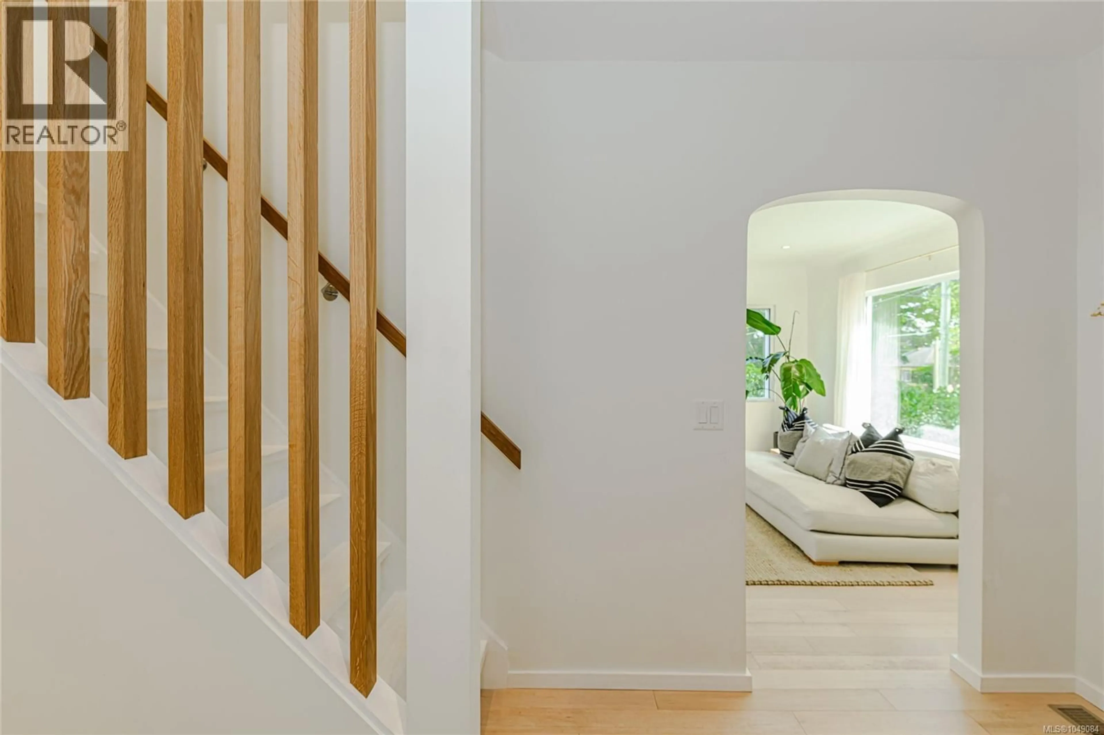 Stairs for 2624 ESTEVAN AVENUE, Oak Bay British Columbia V8R2T2