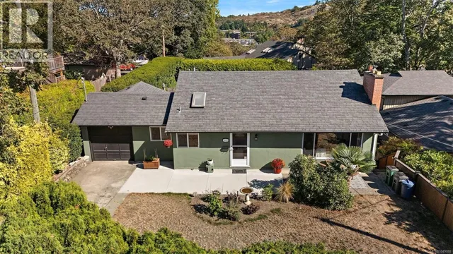 3615 DONCASTER DRIVE, Saanich