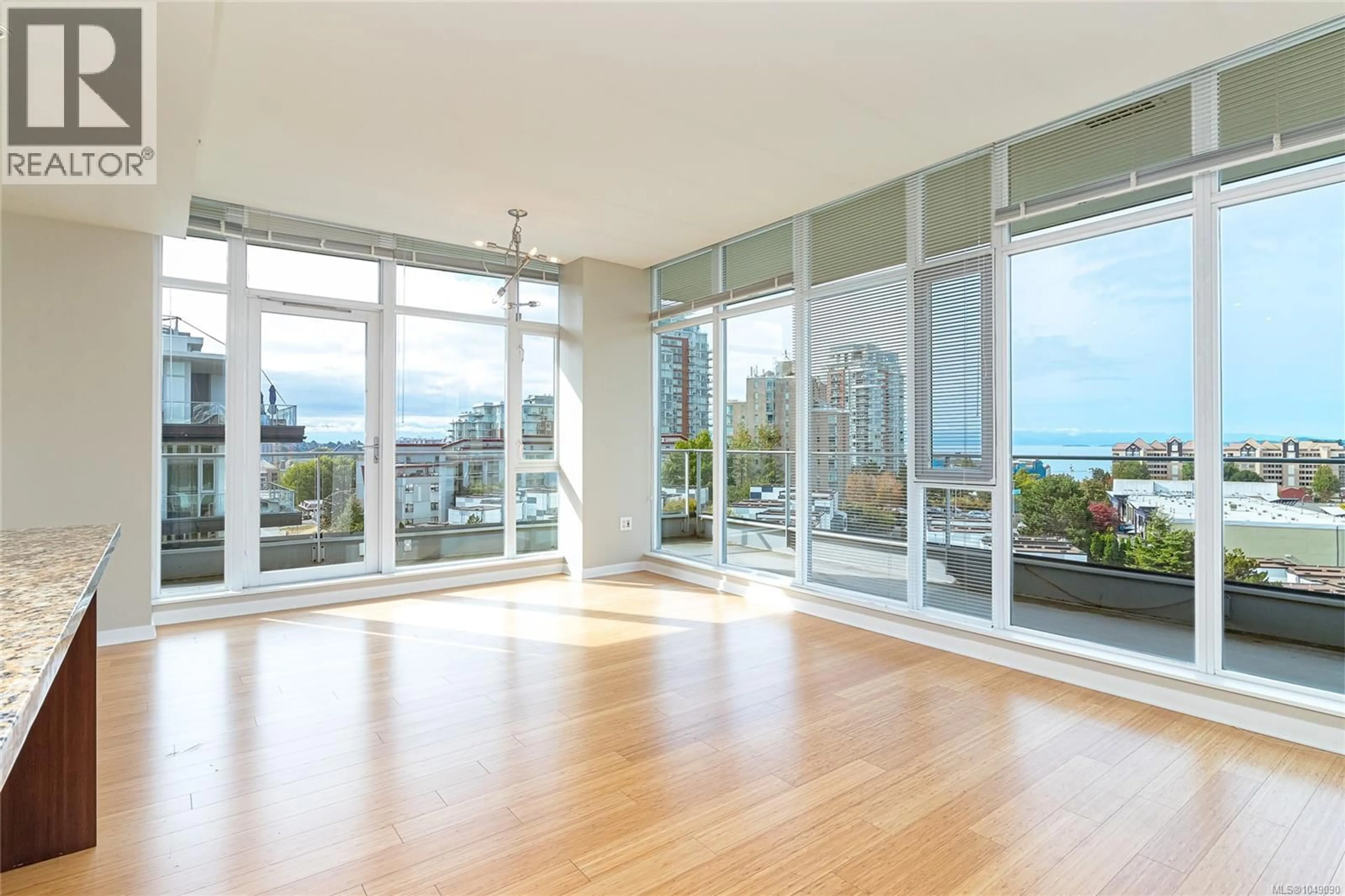 Indoor foyer for 901 - 379 TYEE ROAD, Victoria British Columbia V9A0B4