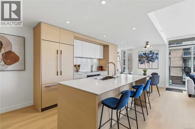 706 - 848 YATES STREET, Victoria 4