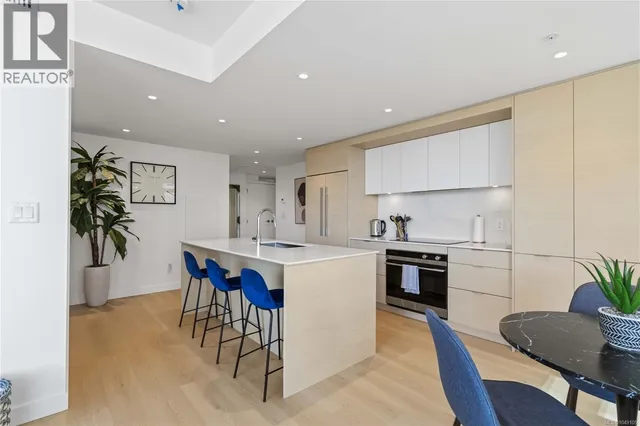 706 - 848 YATES STREET, Victoria 5