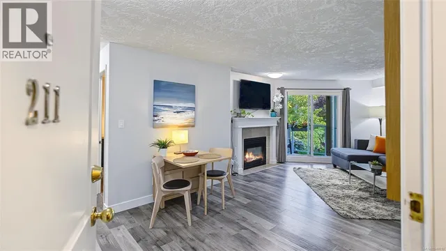 211 - 494 MARSETT PLACE, Saanich 5