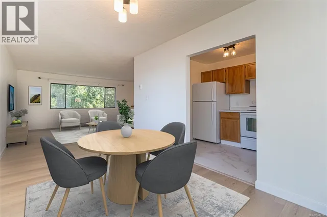 1389 HASTINGS STREET, Saanich 5