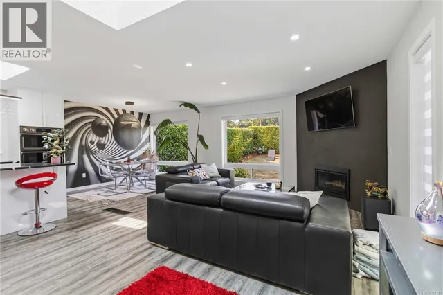 7081 EAST SAANICH ROAD, Central Saanich 5