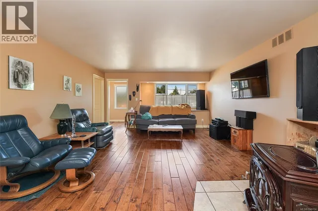 2961 PICKFORD ROAD, Colwood 5