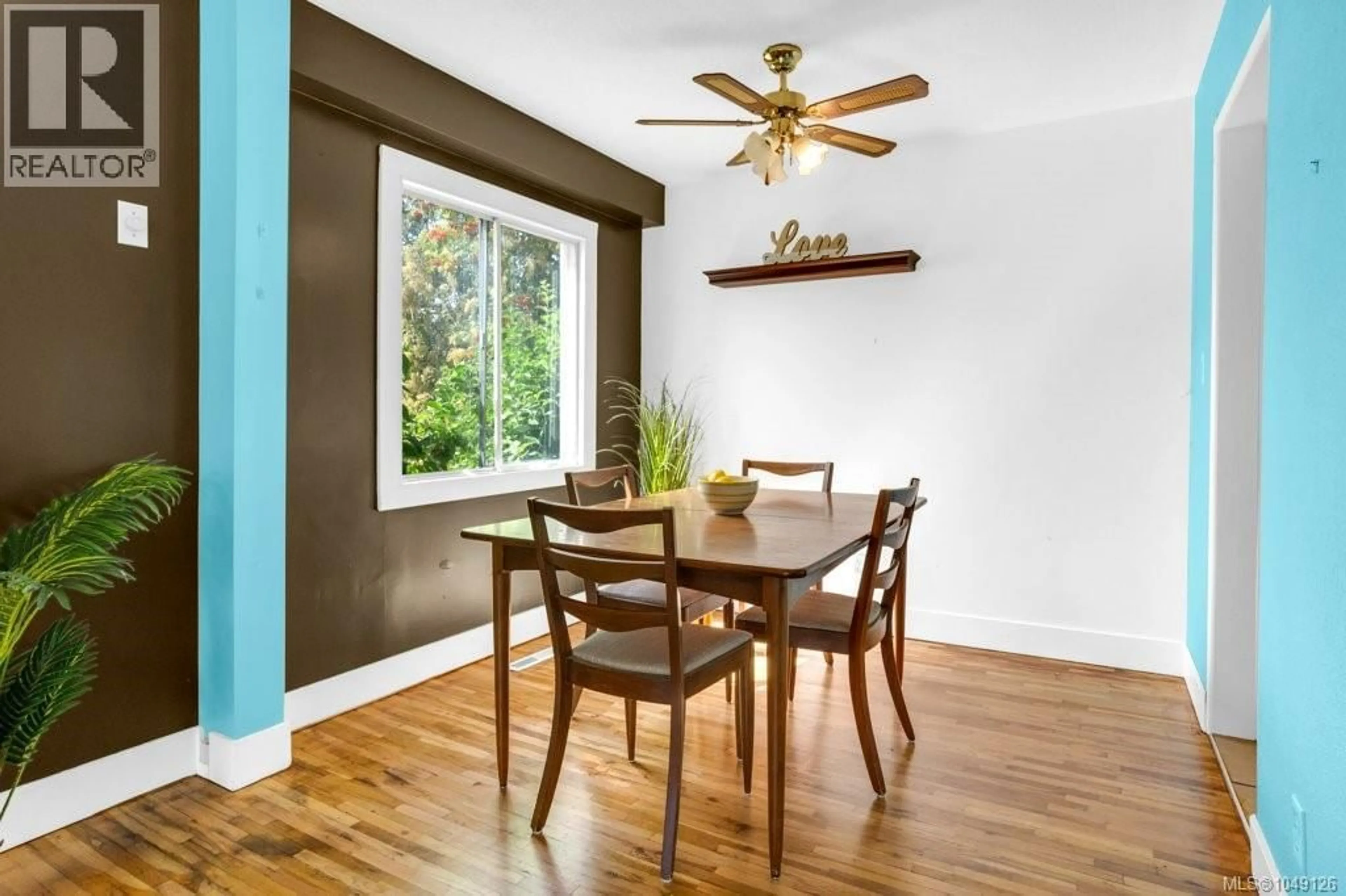 Dining room, wood/laminate floor for 1746 MEREDITH ROAD, Nanaimo British Columbia V9S2M4