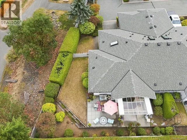 11 - 6595 GROVELAND DRIVE, Nanaimo 2