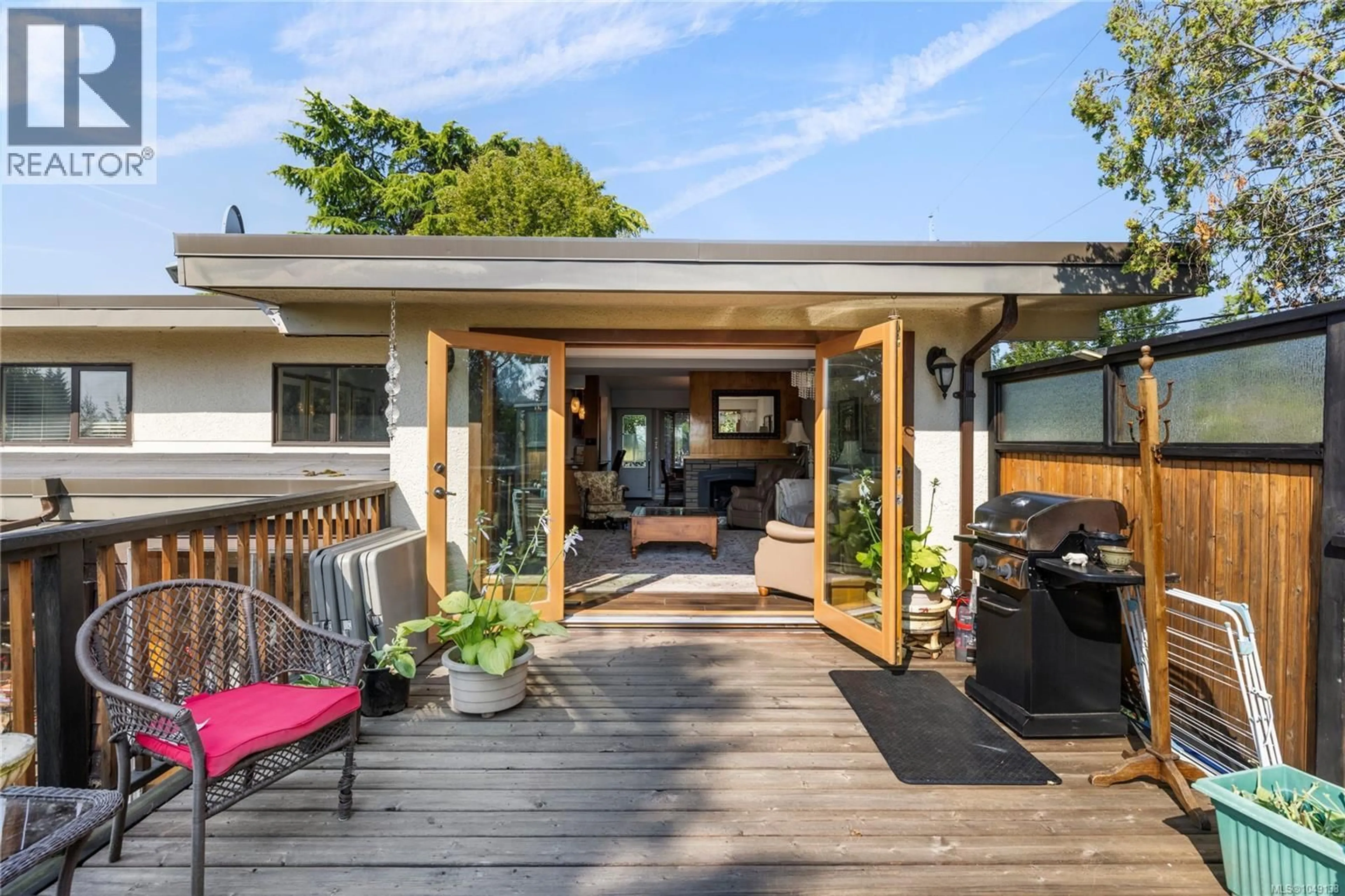 Patio, street for 396 WISTERIA STREET, Parksville British Columbia V9P1C6