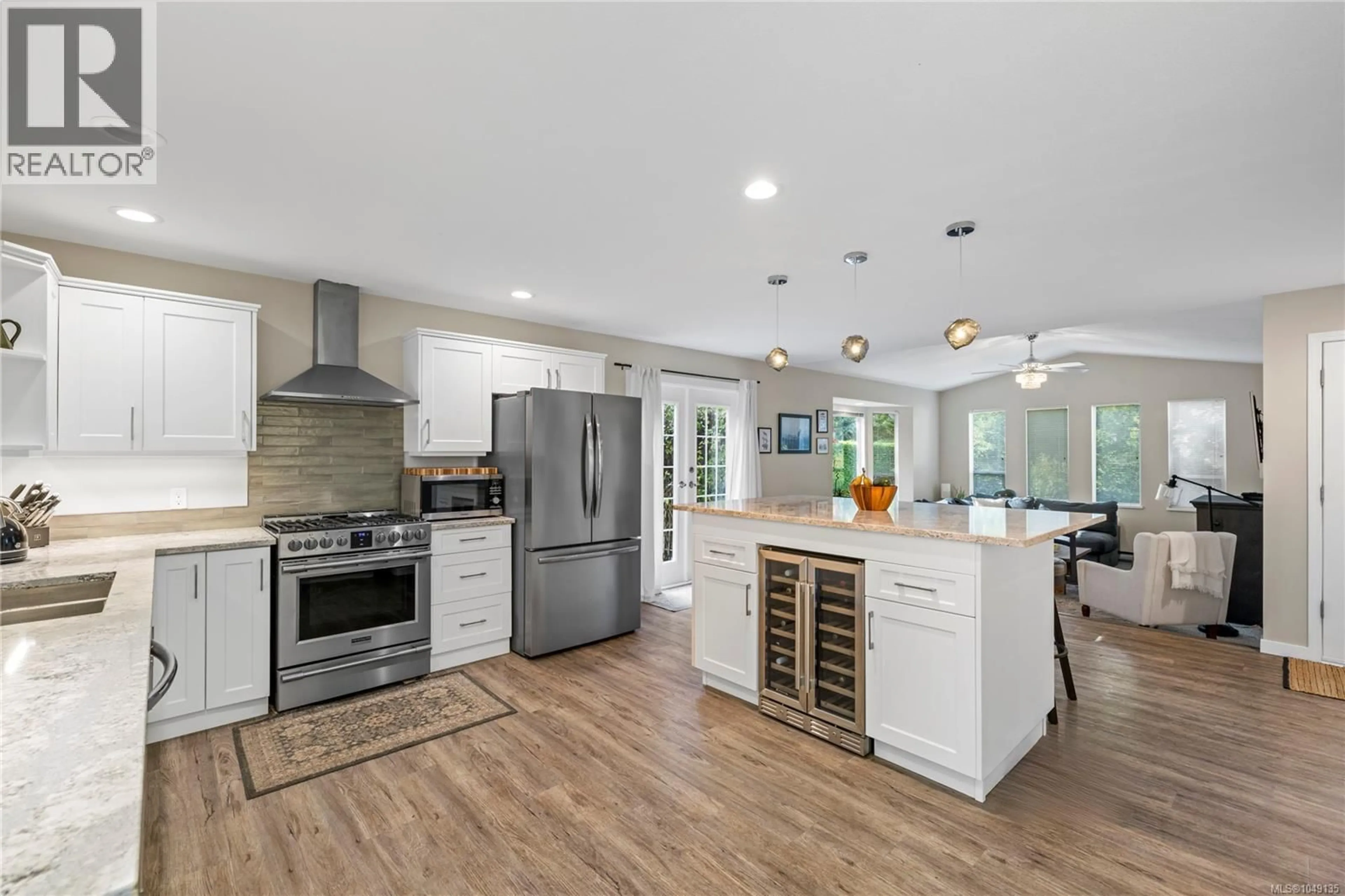 Open concept kitchen, unknown for 1564 HURFORD AVENUE, Courtenay British Columbia V9N6X3