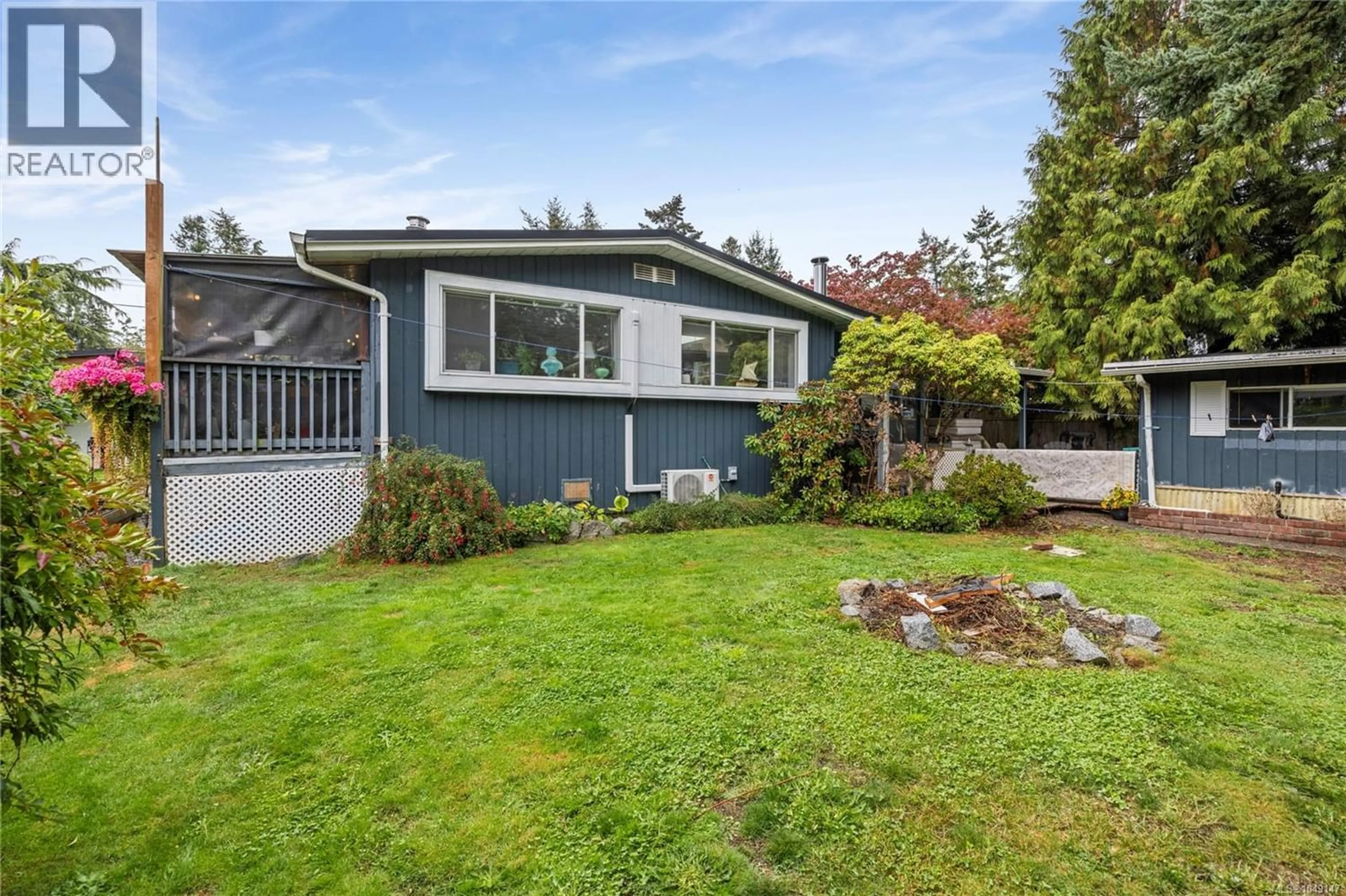 Home with vinyl exterior material, street for 1404 PILOT WAY, Nanoose Bay British Columbia V9P9B6