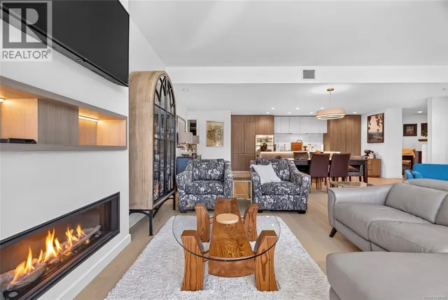 607 - 2000 HANNINGTON ROAD, Langford 5