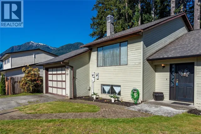525 MUCHALAT COURT, Gold River 3