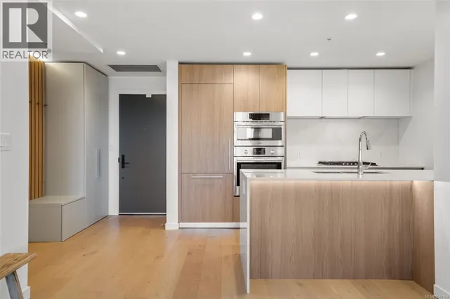 1110 - 2000 HANNINGTON ROAD, Langford 2