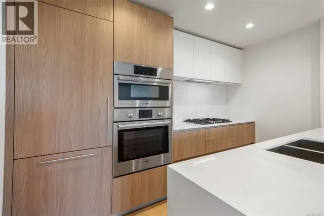 1110 - 2000 HANNINGTON ROAD, Langford 3