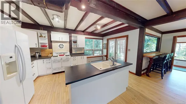 3199 COAST ROAD, Gabriola Island 5
