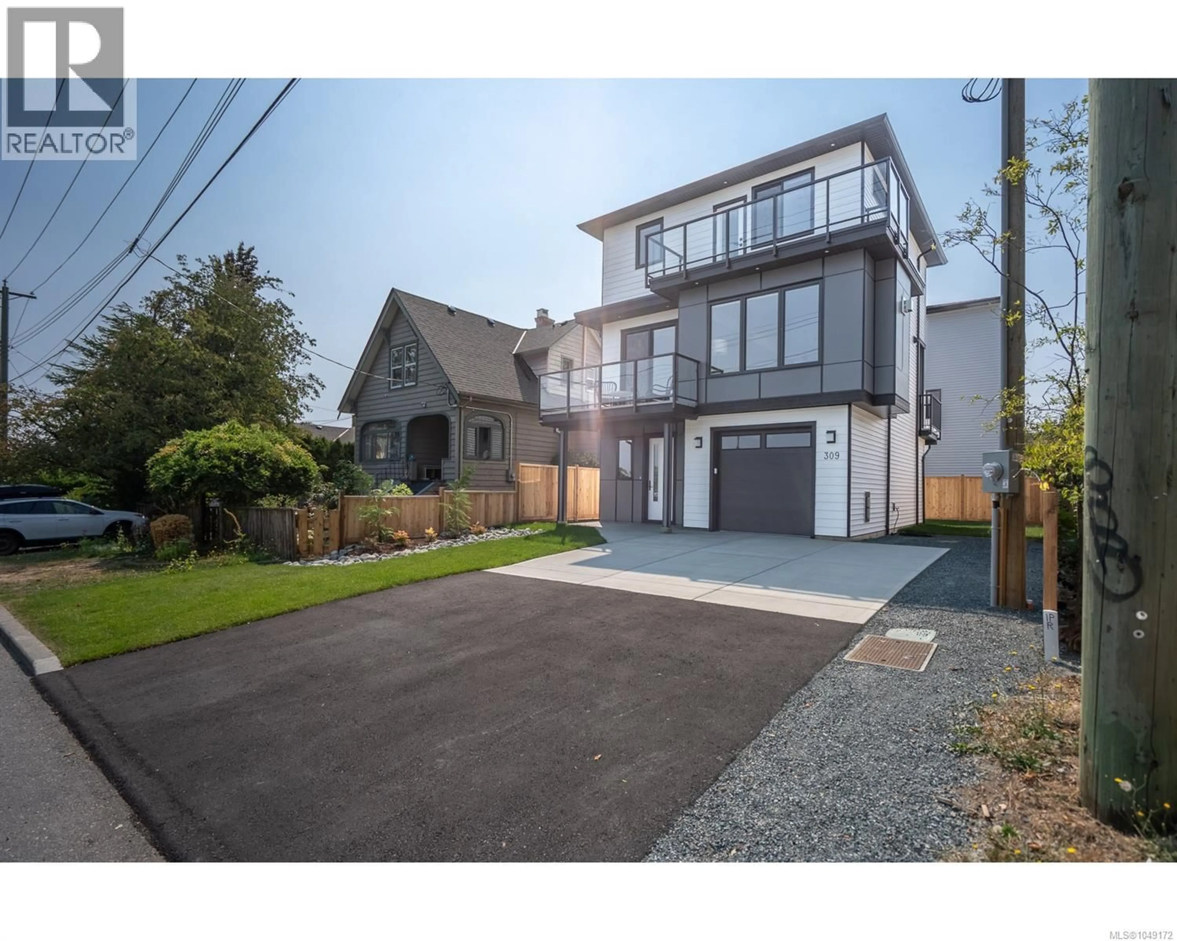 Home with vinyl exterior material, street for 269 CRAIG STREET, Nanaimo British Columbia V9R3C5